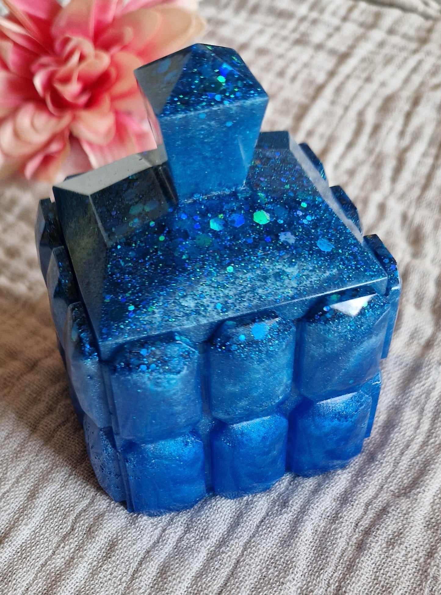 Dose "Kristall" aus Resin in versch. Farben