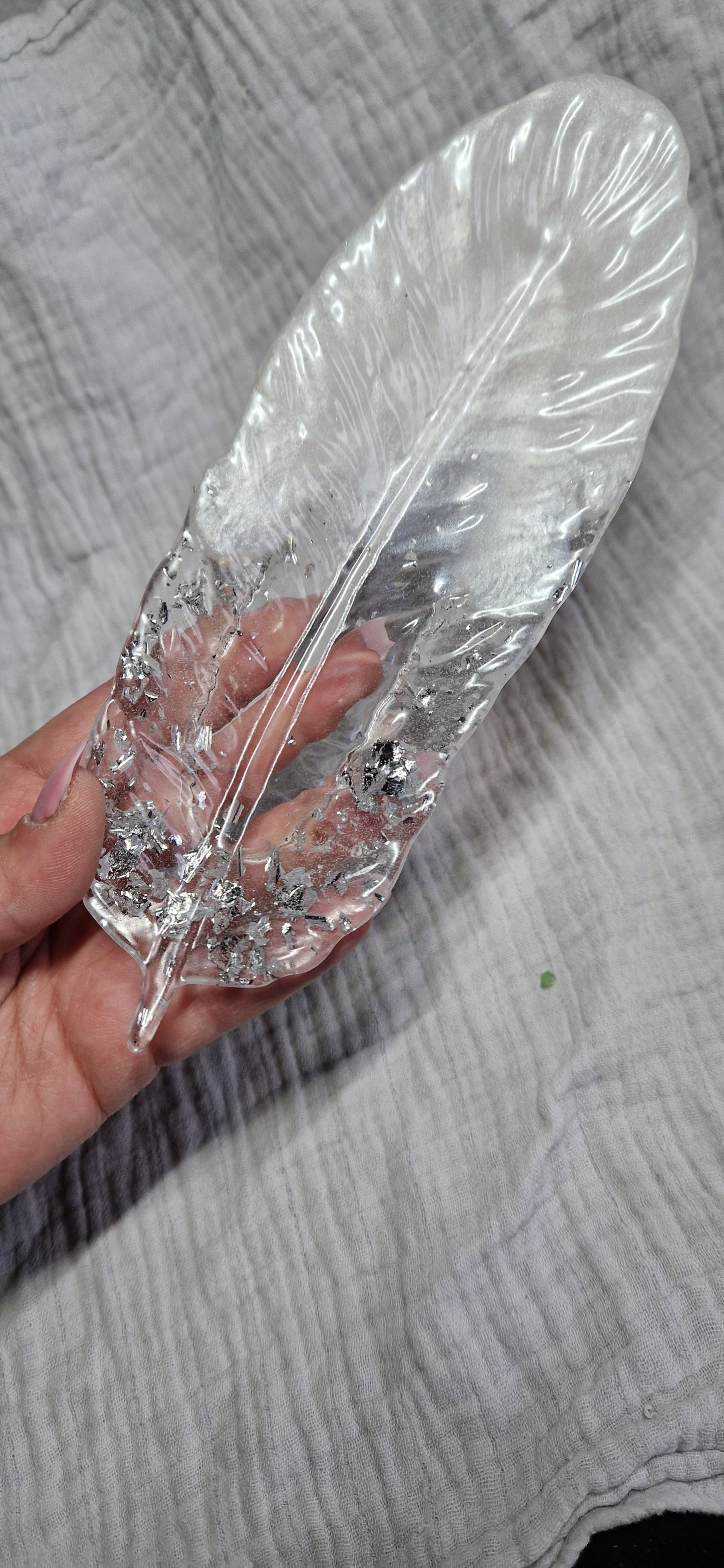 Schale "Feder" aus Resin in versch. Farben