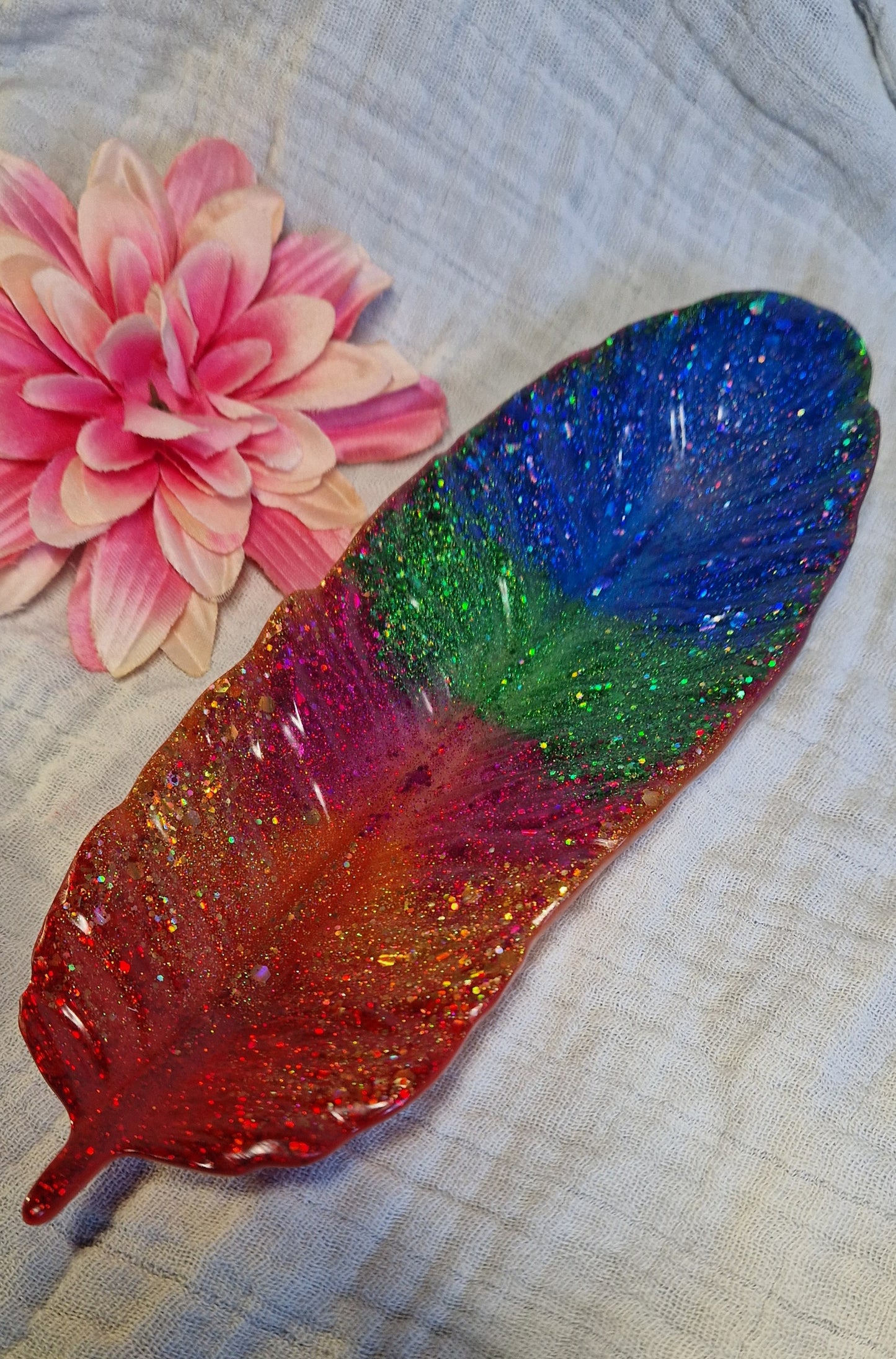 Schale "Feder" aus Resin in versch. Farben