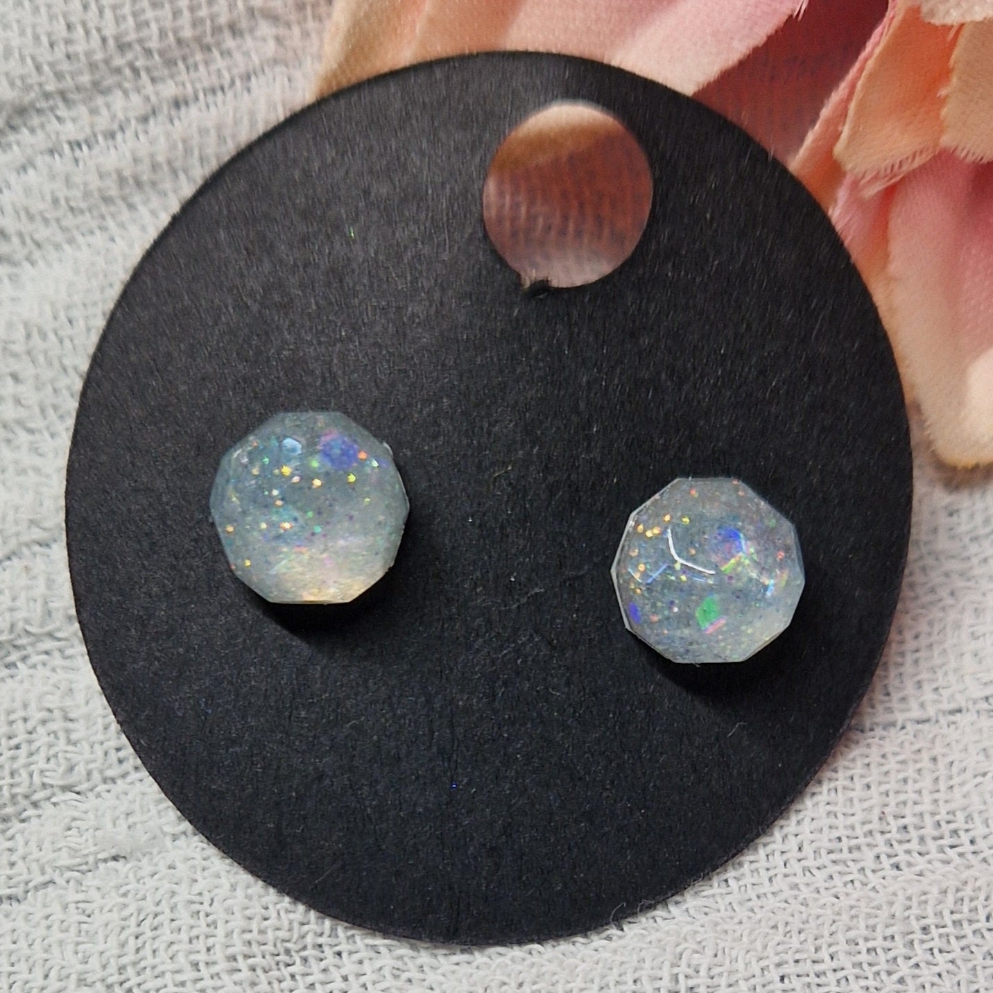 Stecker Ohrringe aus Resin in versch. Design