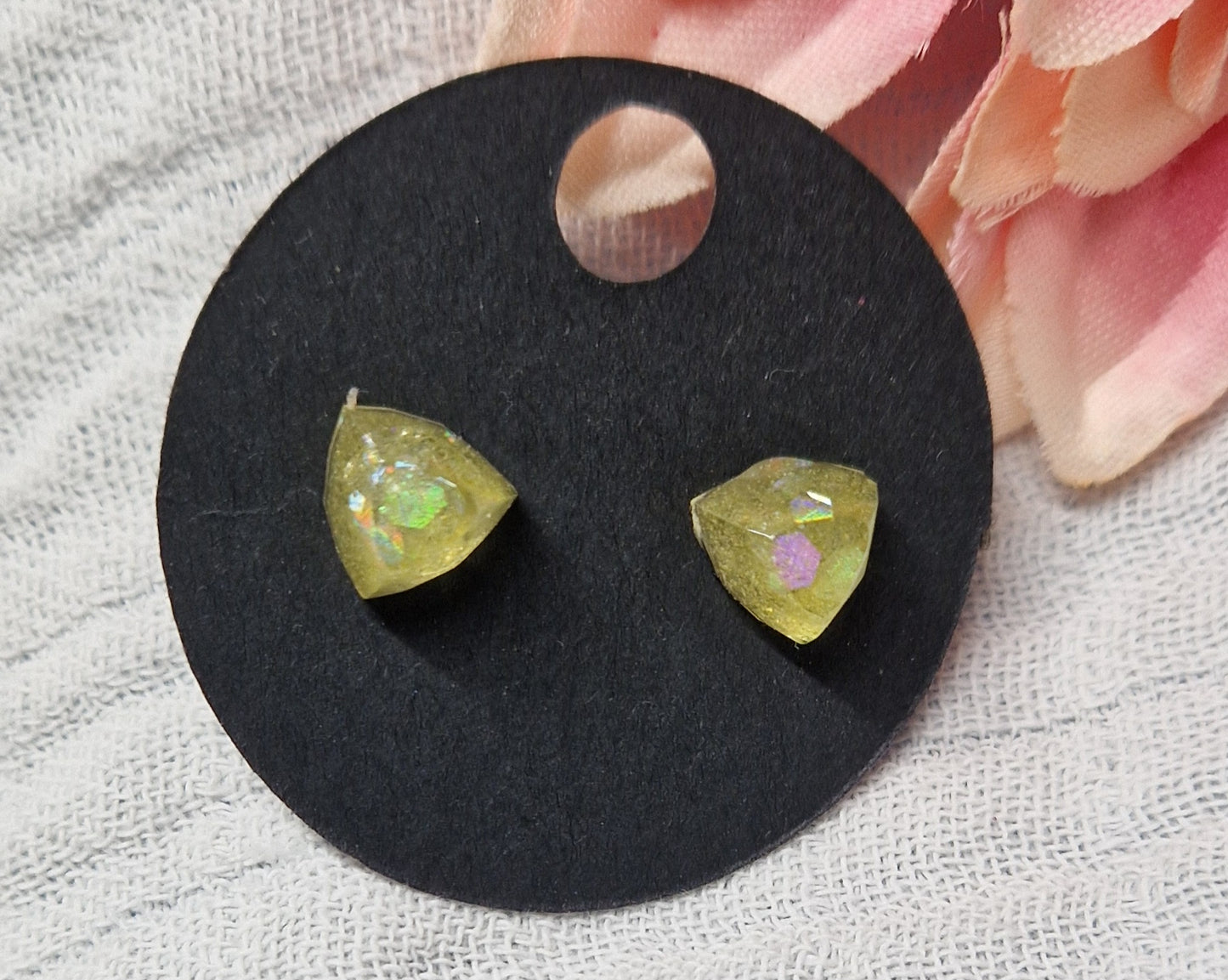 Stecker Ohrringe aus Resin in versch. Design