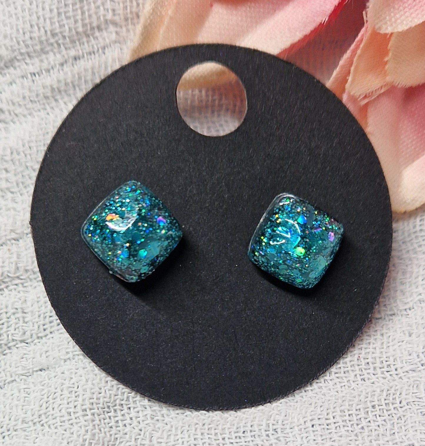 Stecker Ohrringe aus Resin in versch. Design