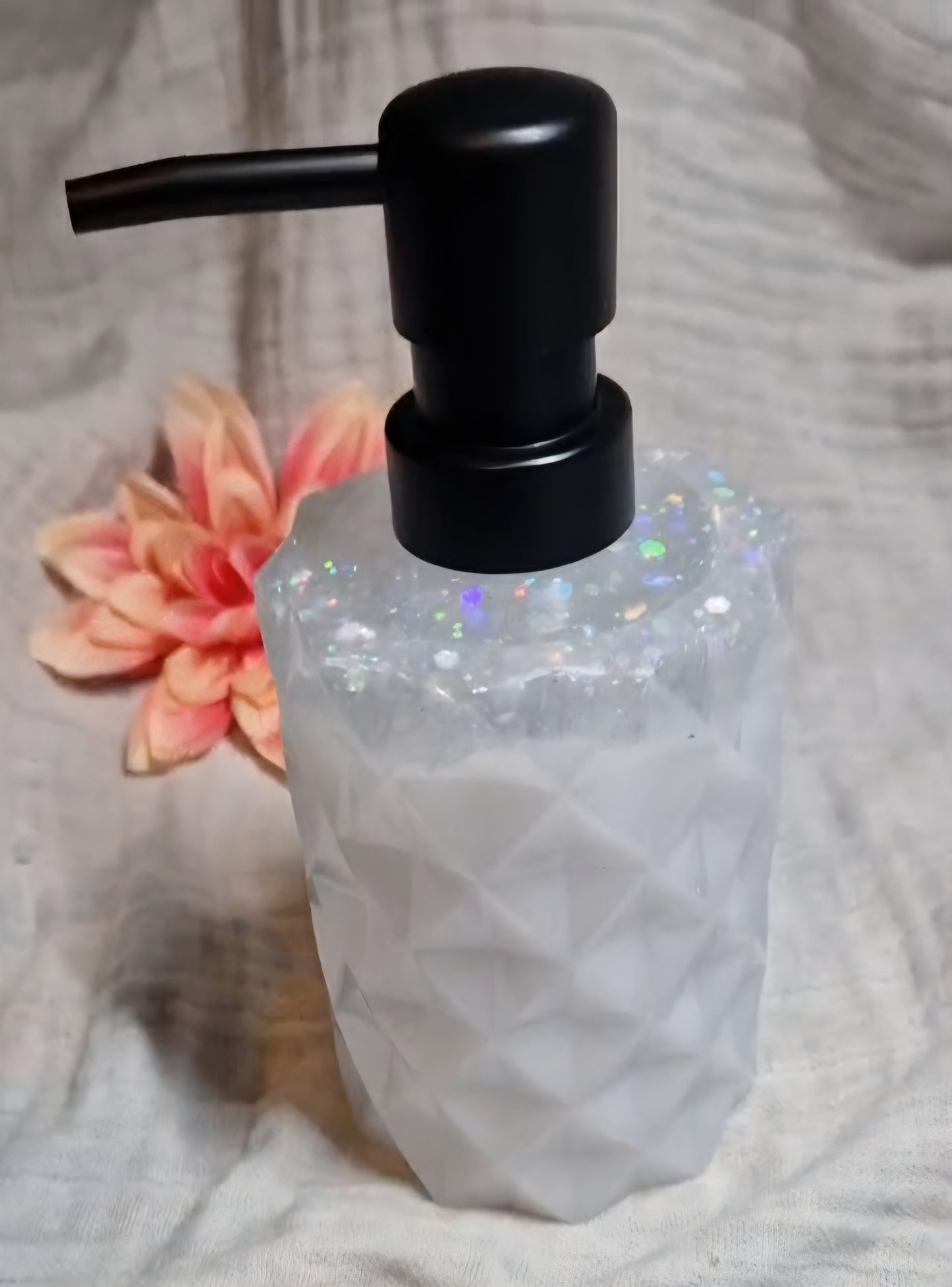 Seifenspender aus Resin in versch. Farben