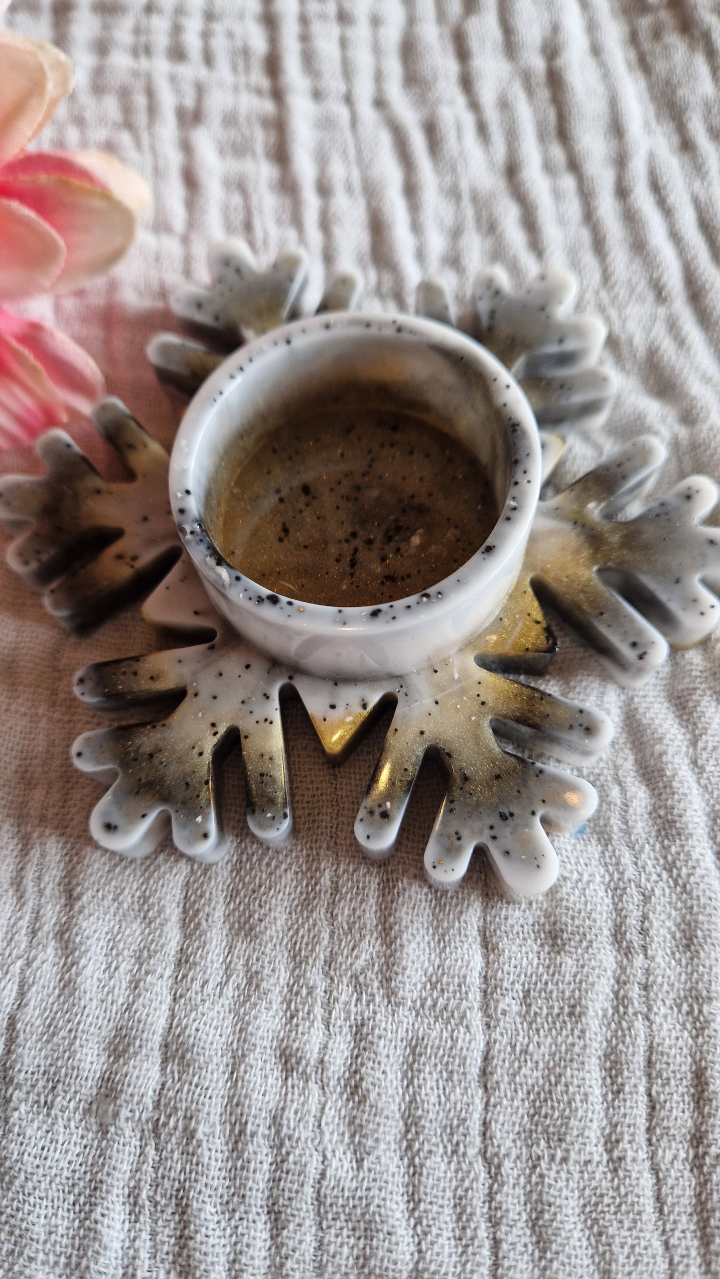 Teelichthalter aus Resin in versch. Farben