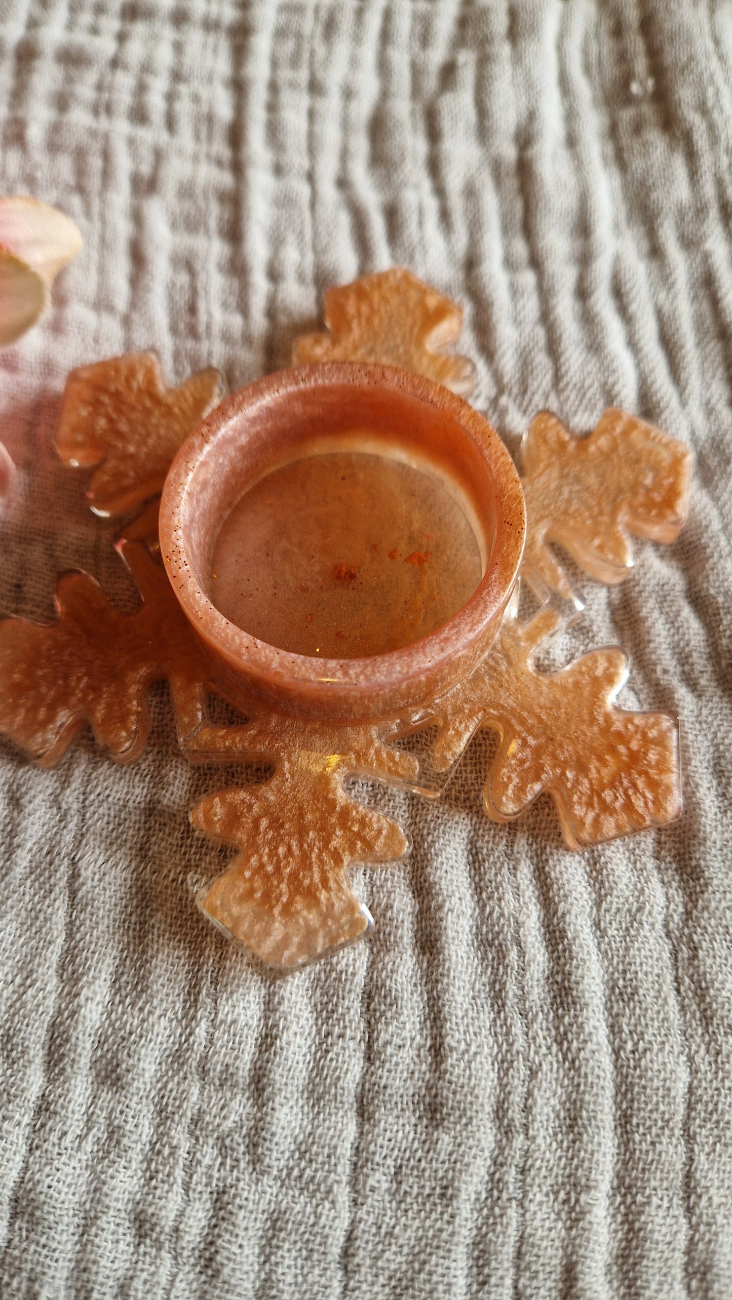 Teelichthalter aus Resin in versch. Farben