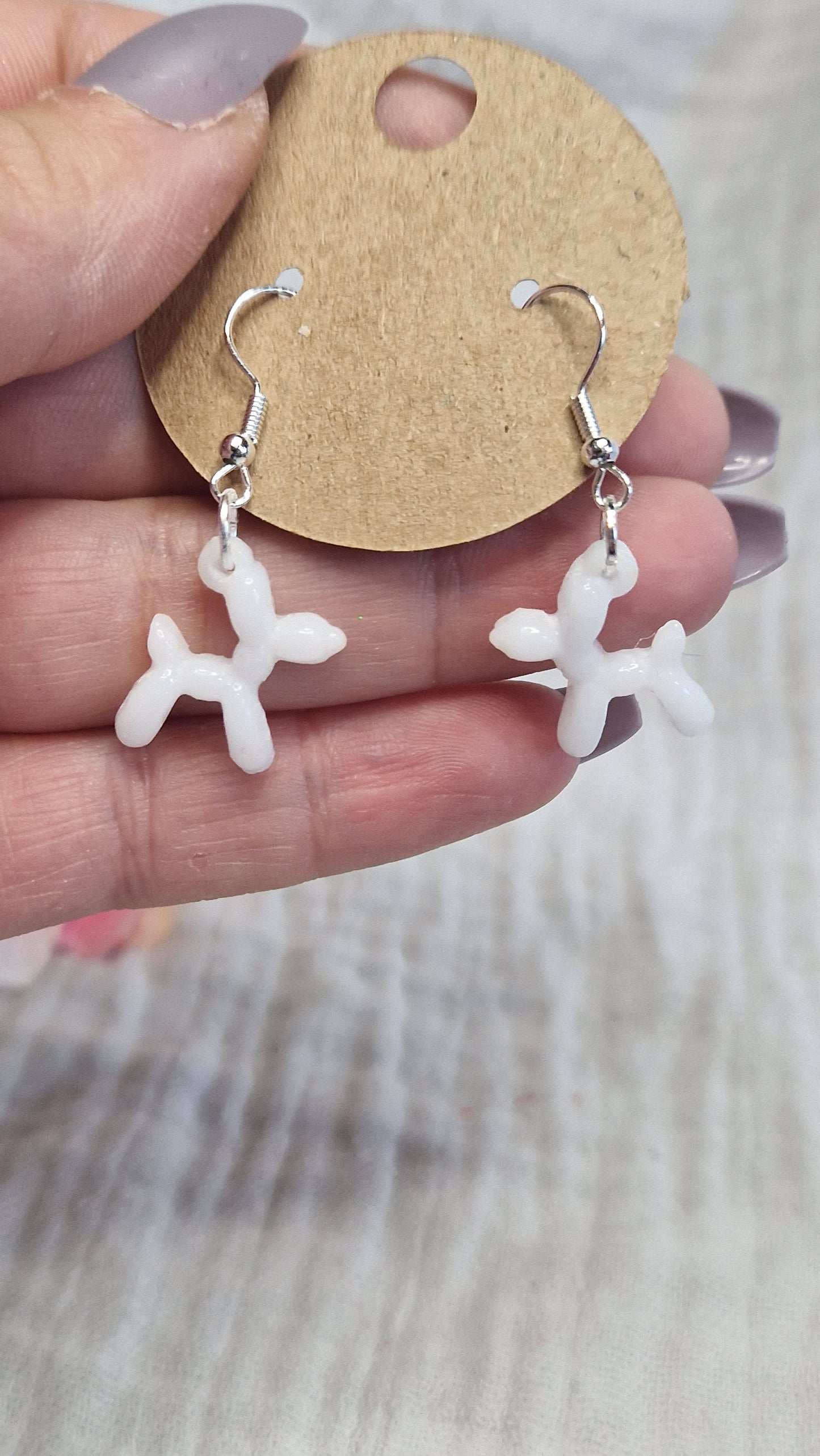 Ohrringe "Ballonhund" aus Resin in versch. Farben