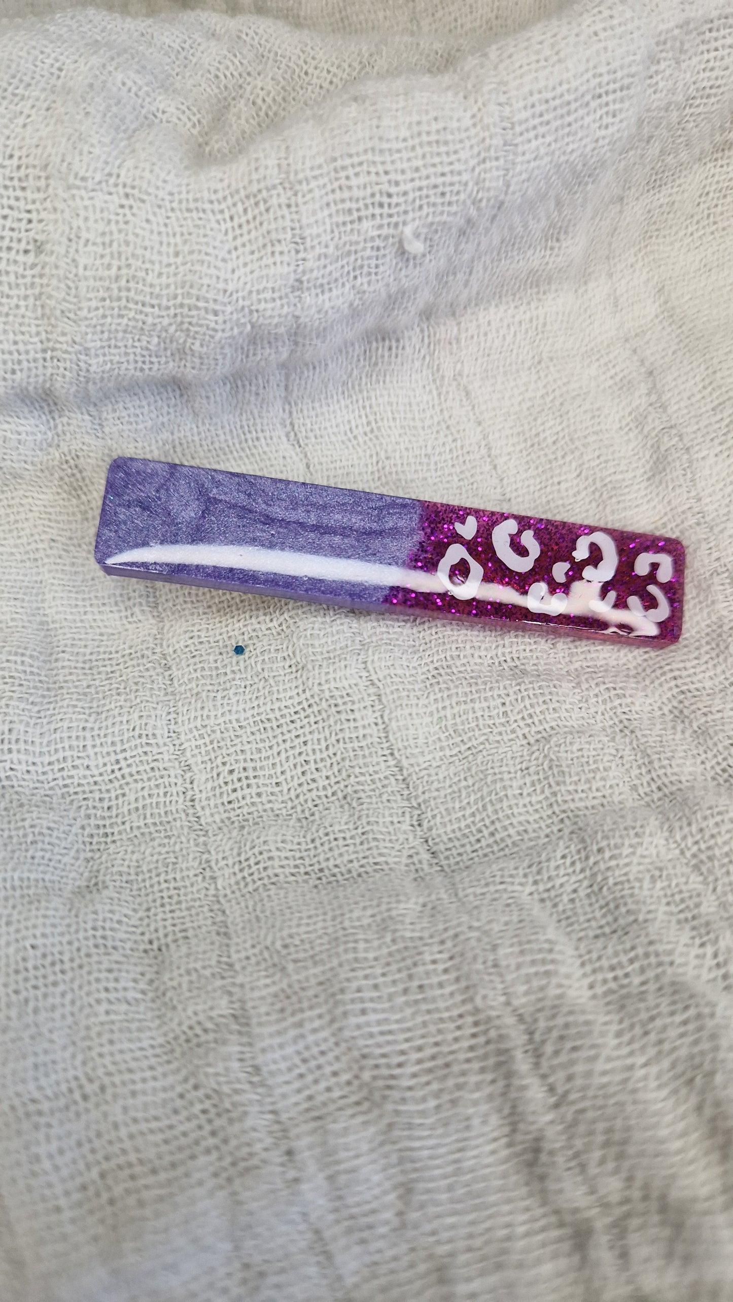 Haarklammer mit Motiv aus Epoxidharz