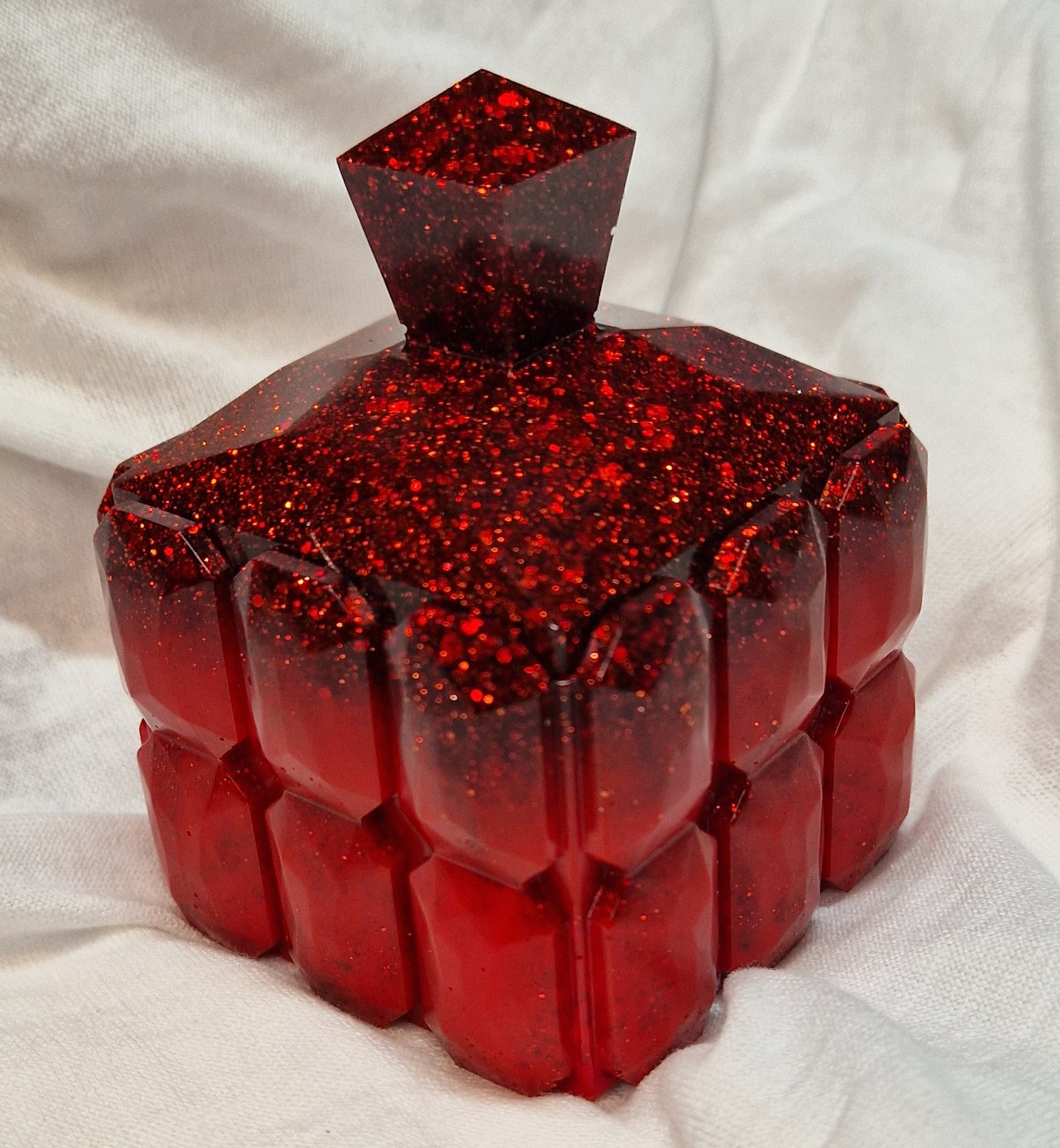 Dose "Kristall" aus Resin in versch. Farben