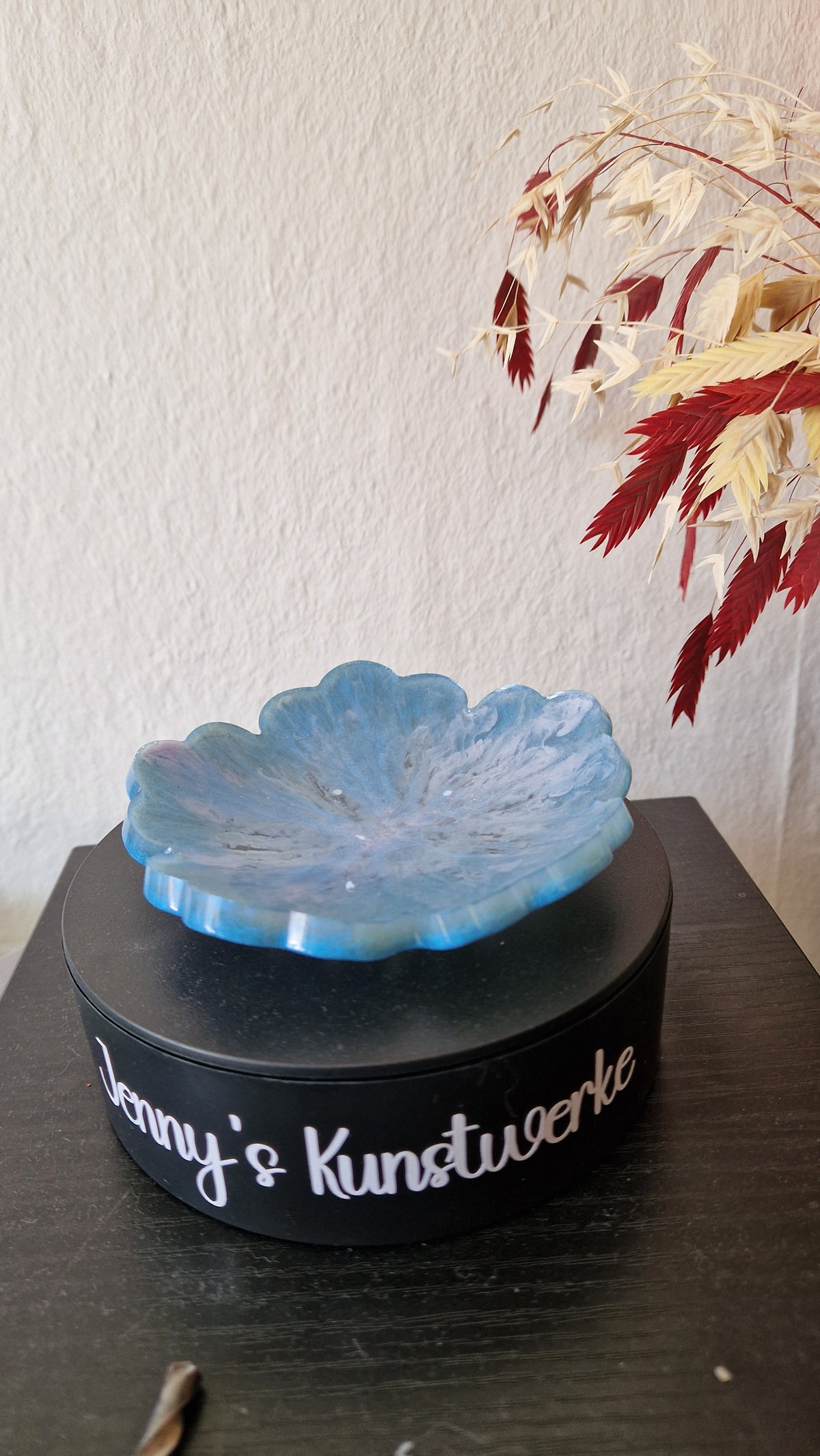 Kleine Blumenschale aus Epoxidharz