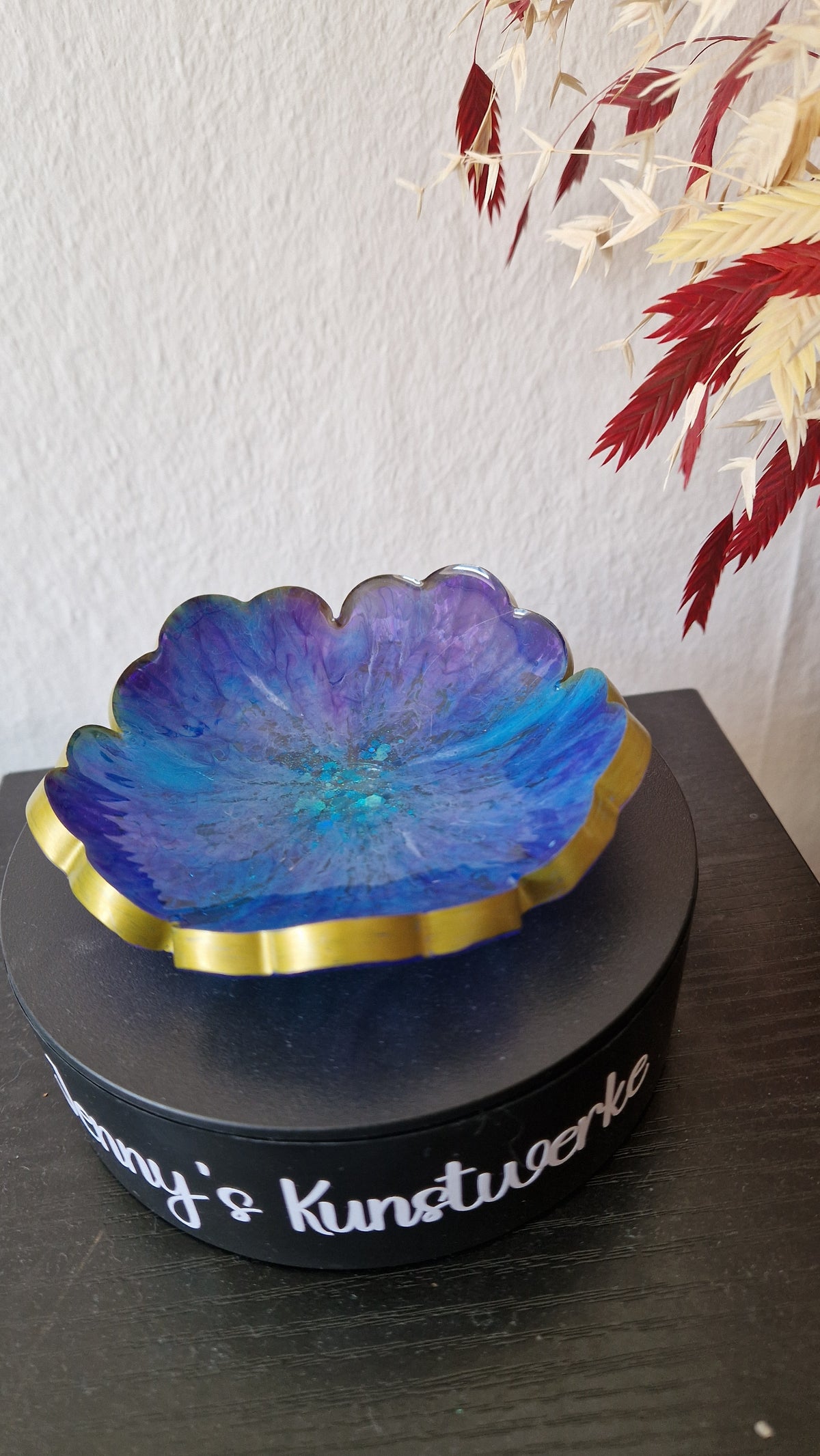 Kleine Blumenschale aus Epoxidharz