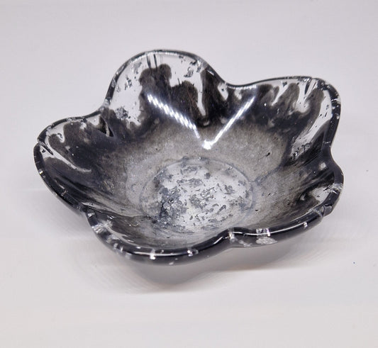 Kleine Blumen Schale aus Resin in deiner Wunschfarbe