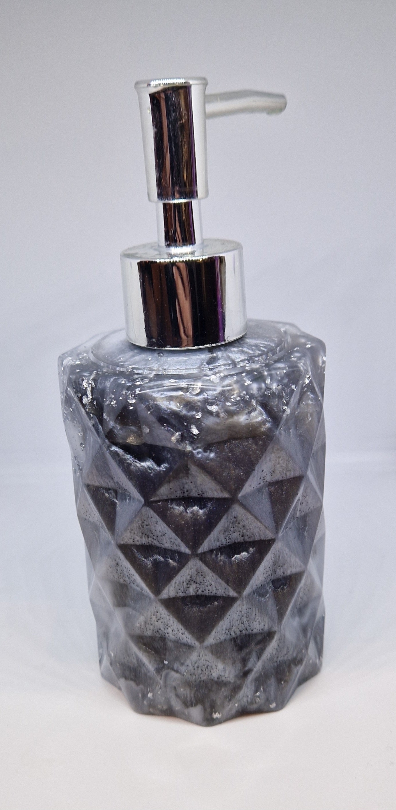 Seifenspender aus Resin in deiner Wunschfarbe