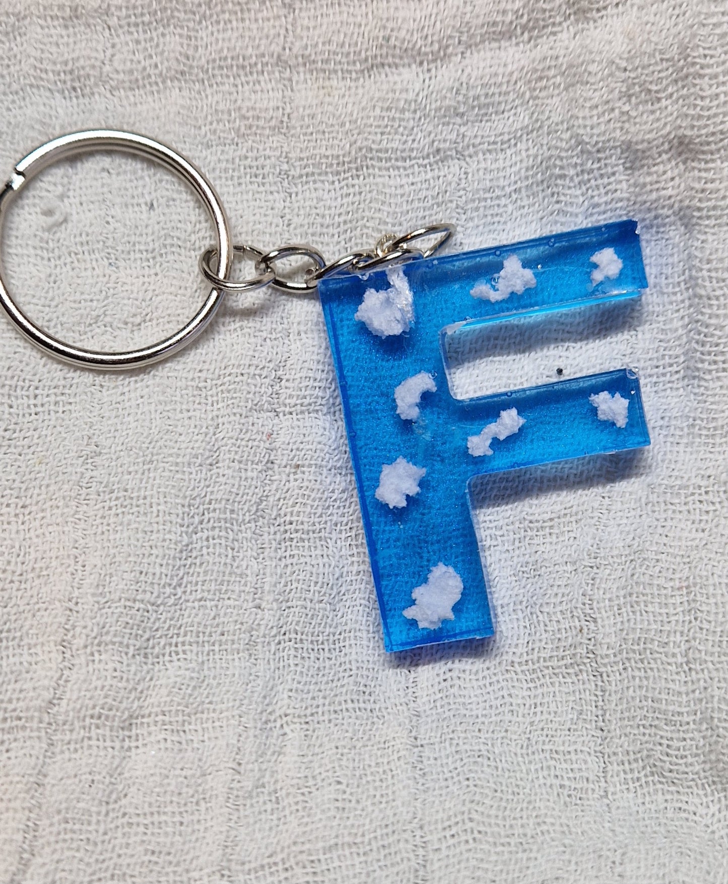 Buchstaben Schlüsselanhänger(Wolken)