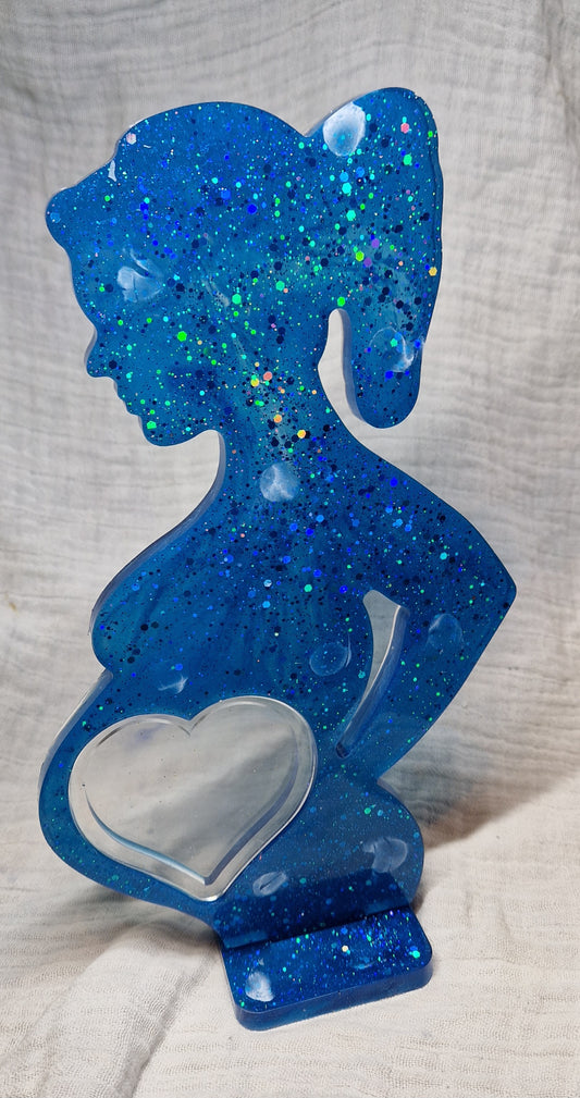 Schwangere Mama mit Baby Aufsteller aus Resin in deiner Wunschfarbe