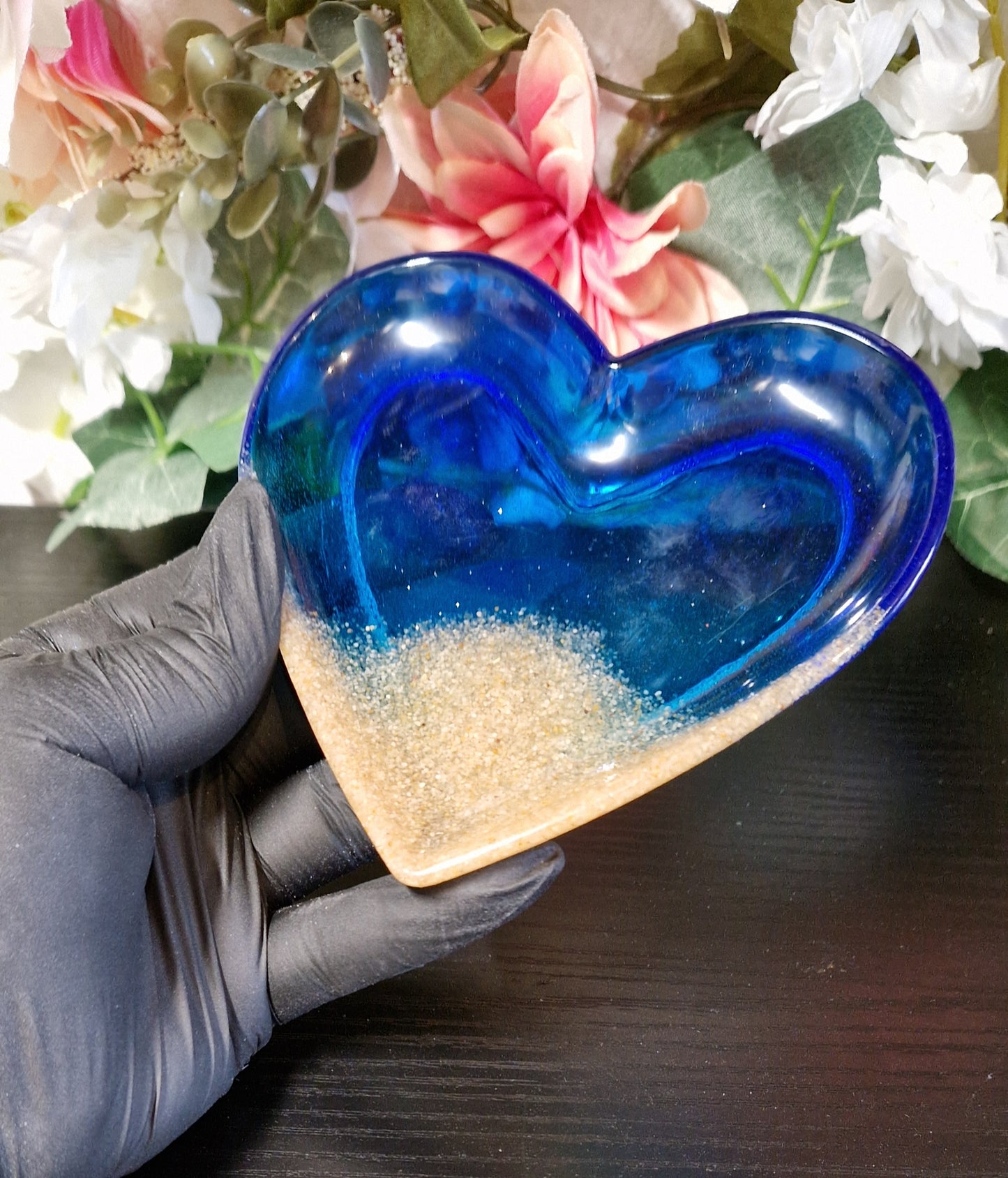 Kleine Herzschalen aus Resin versch. Farben