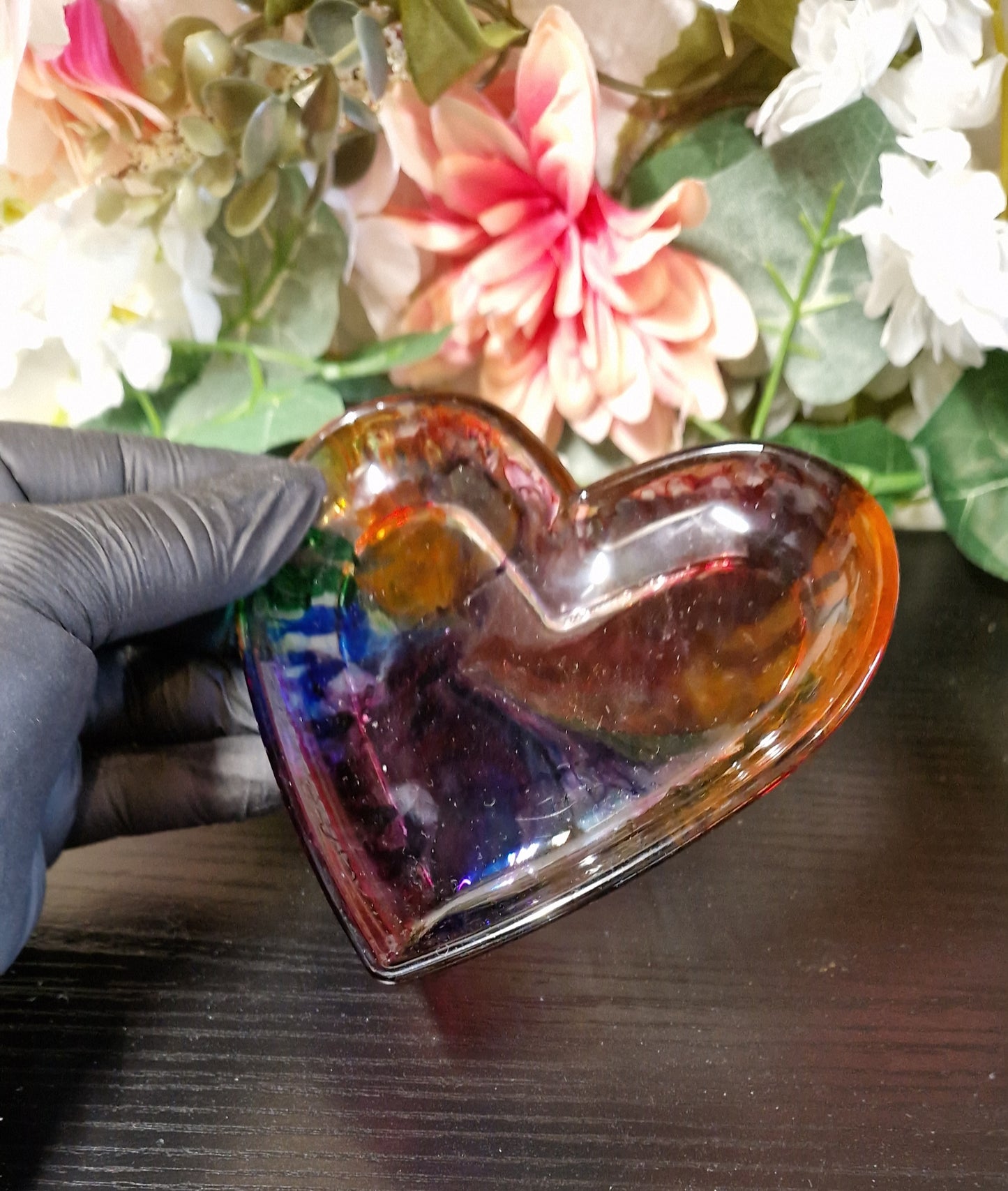 Kleine Herzschalen aus Resin versch. Farben