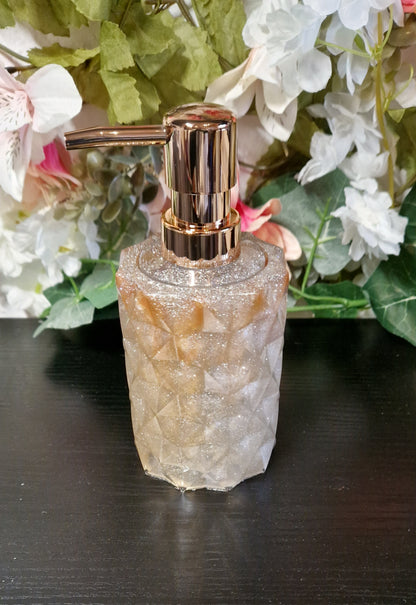 Seifenspender aus Resin in deiner Wunschfarbe