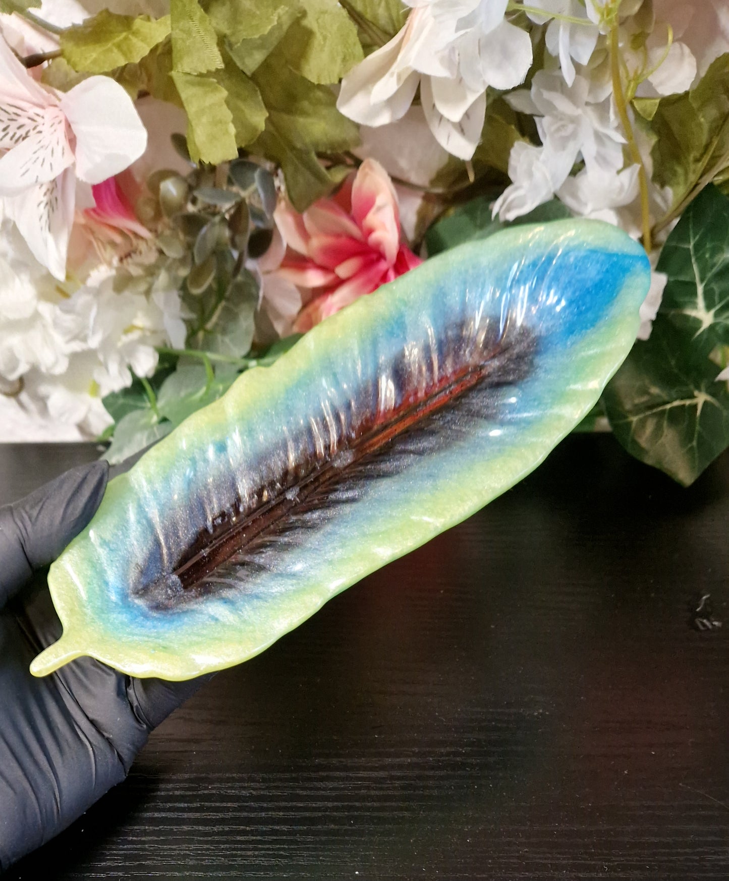 Schale "Feder" aus Resin in versch. Farben