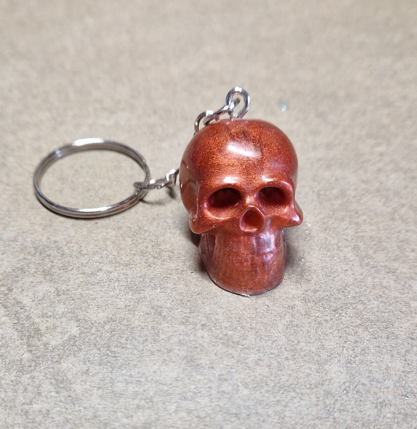 Totenkopf Schlüsselanhänger aus Resin