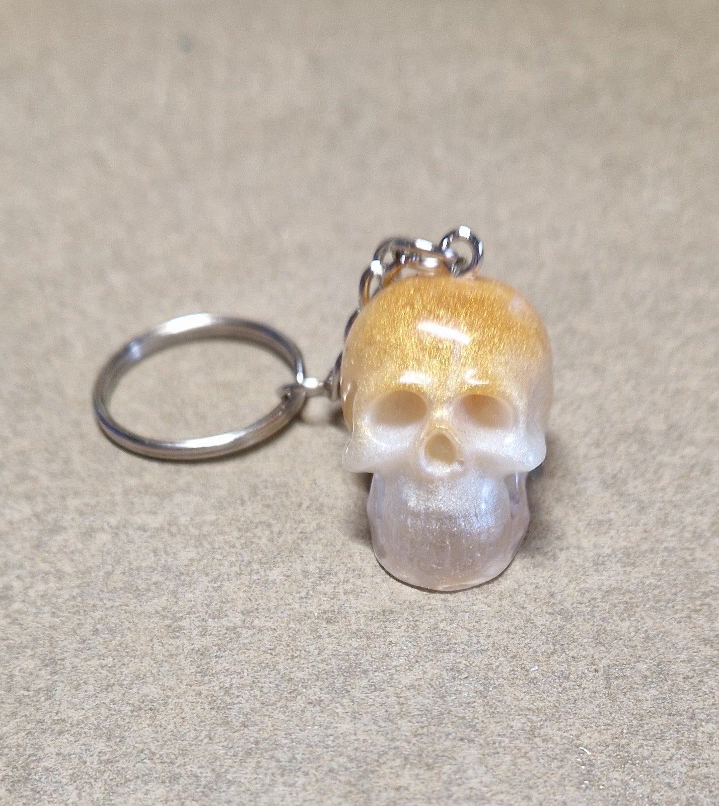 Totenkopf Schlüsselanhänger aus Resin