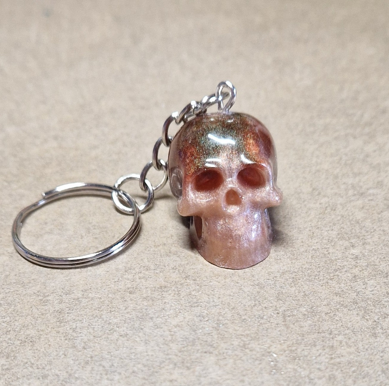 Totenkopf Schlüsselanhänger aus Resin