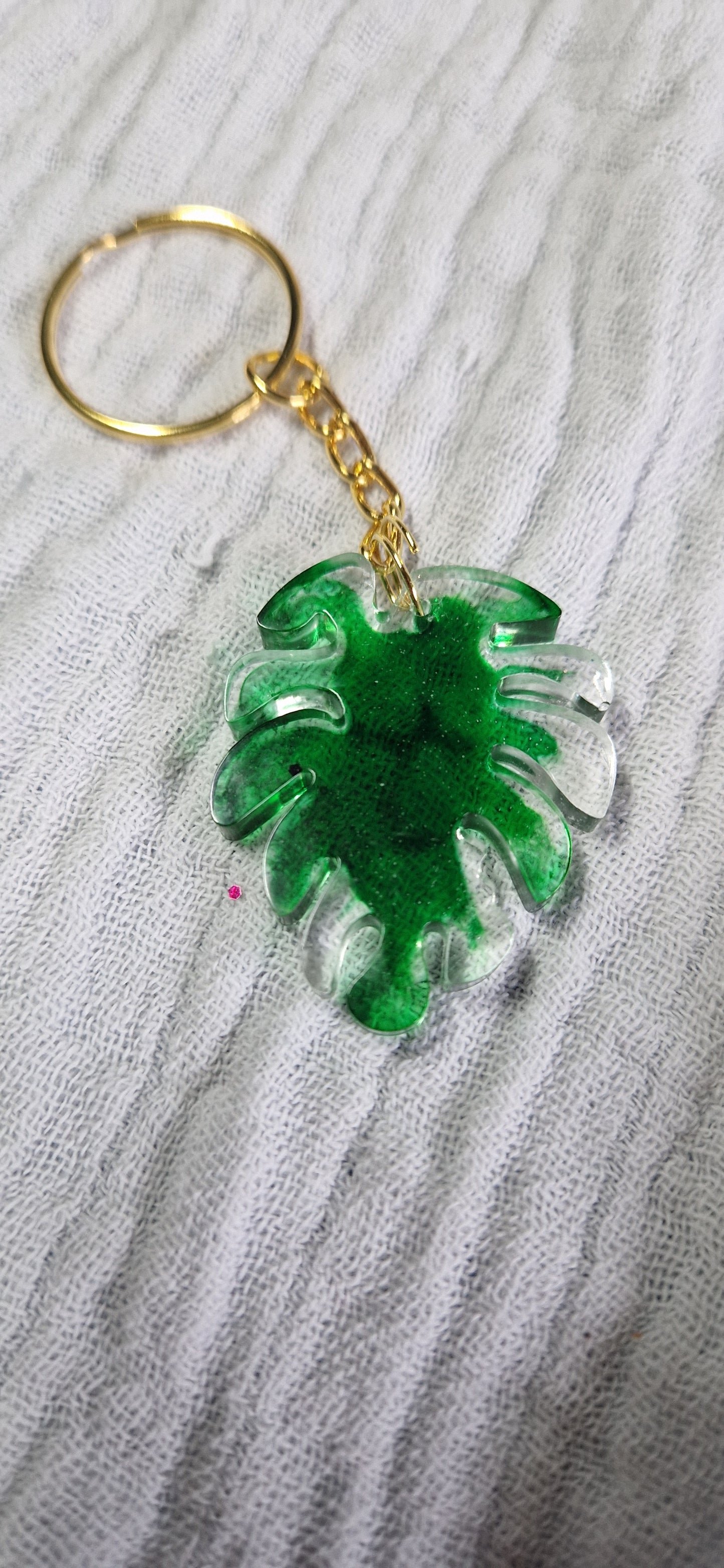 Schlüsselanhänger "Blatt" aus Resin in versch. Designs