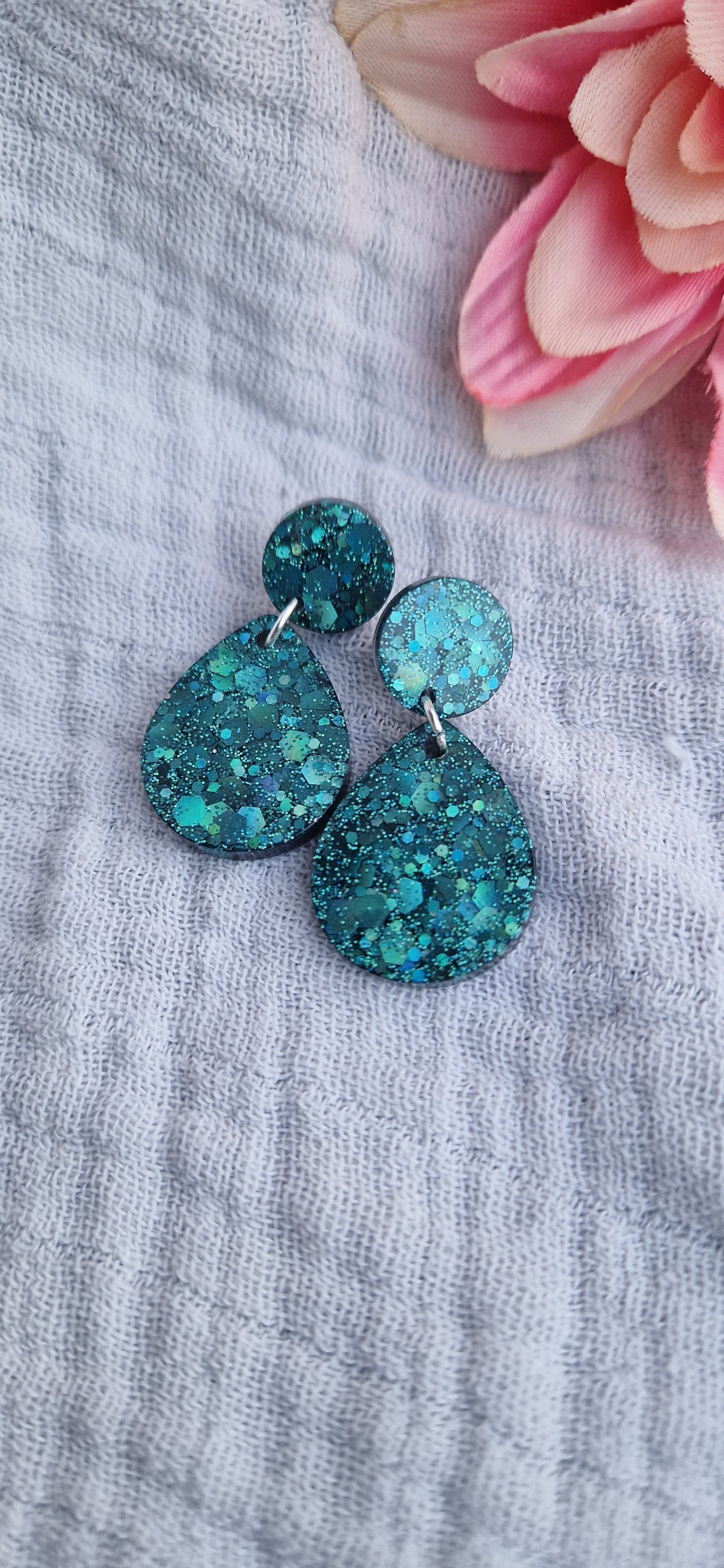 Ohrringe aus Resin in versch. Varianten