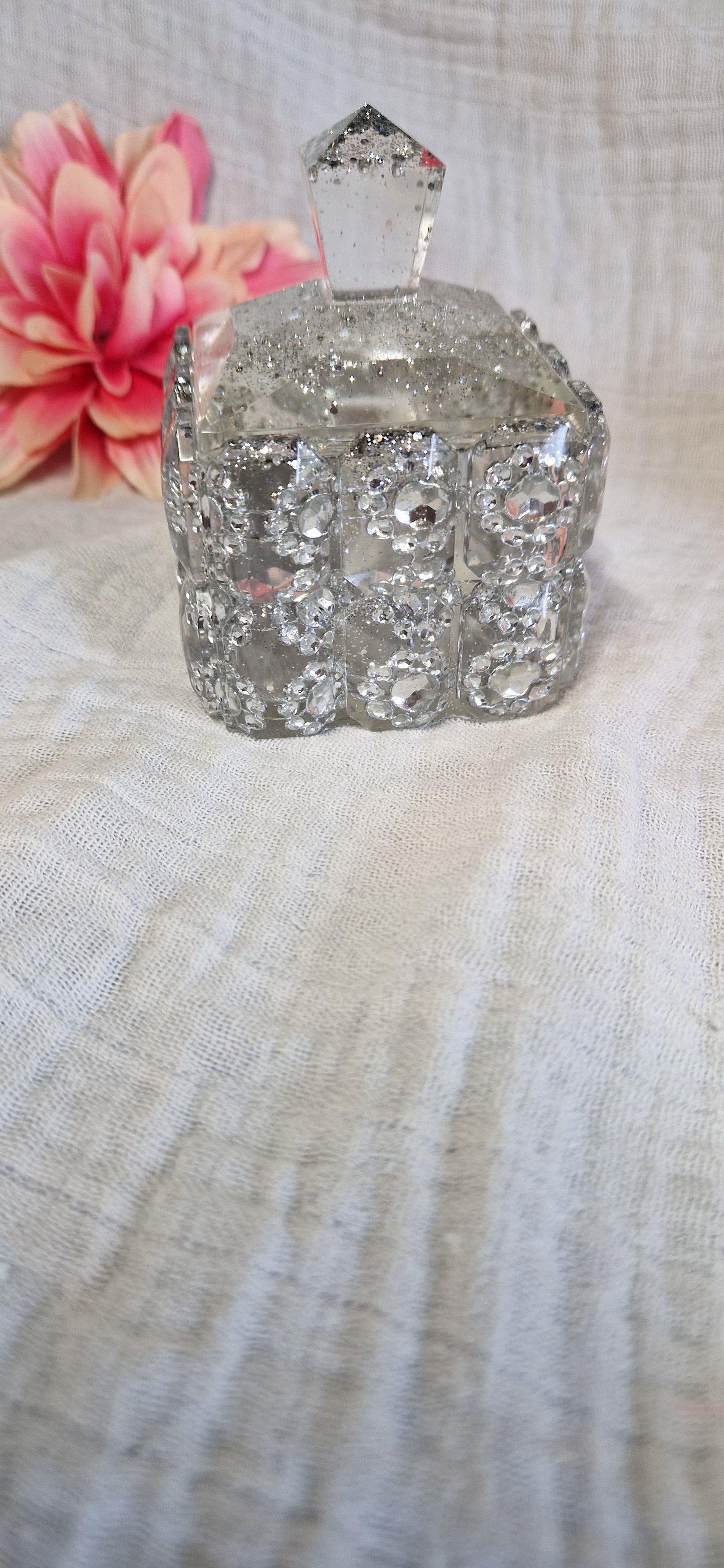 Dose "Kristall" aus Resin in versch. Farben