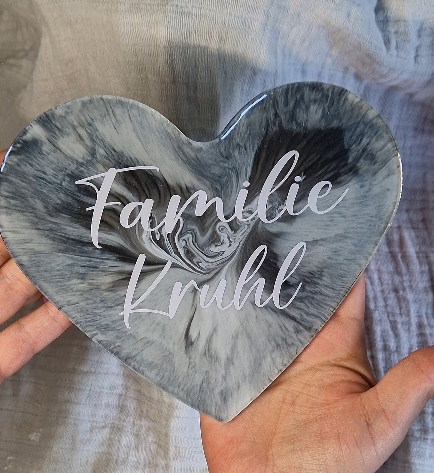 Großes Familien Herz aus Resin in deiner Wunschfarbe