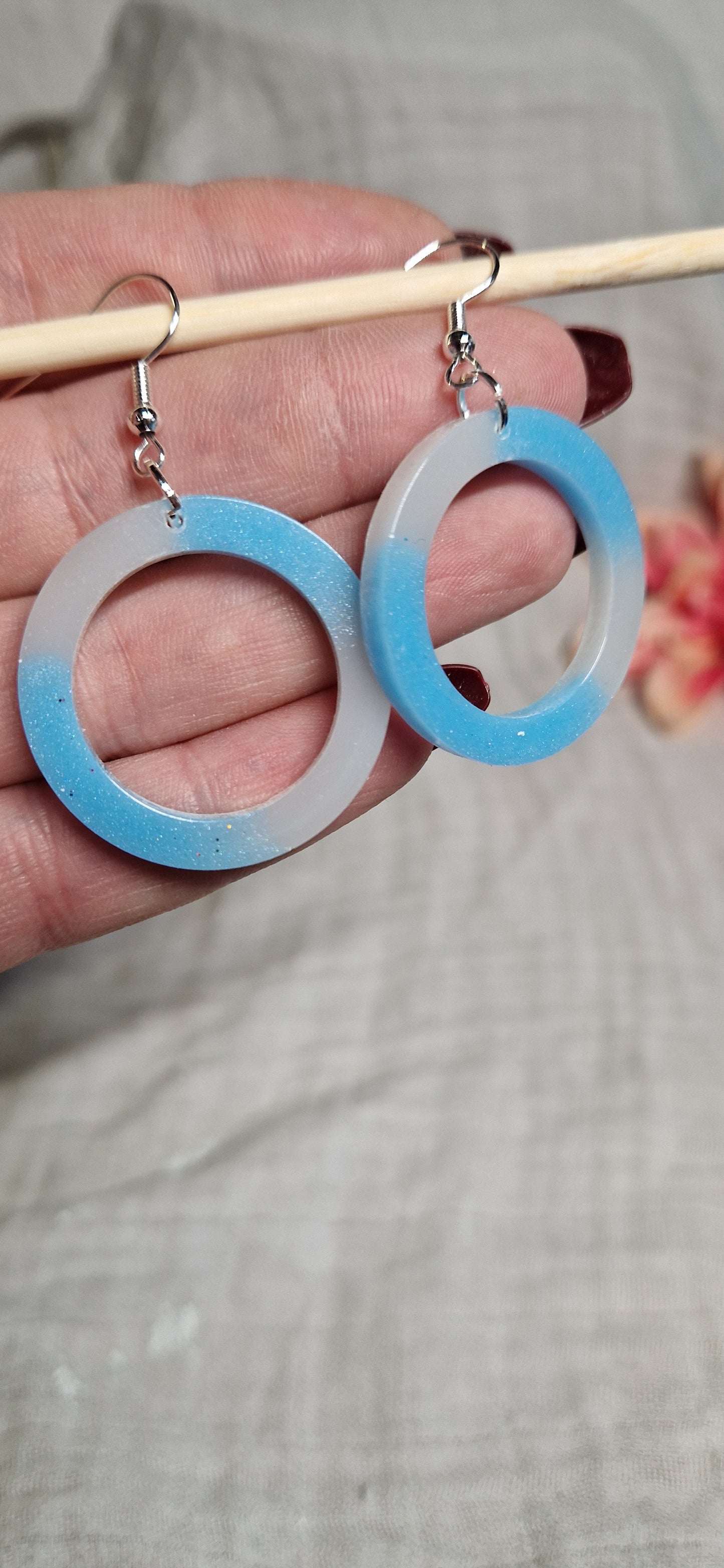 Ohrringe aus Epoxidharz in versch. Designs