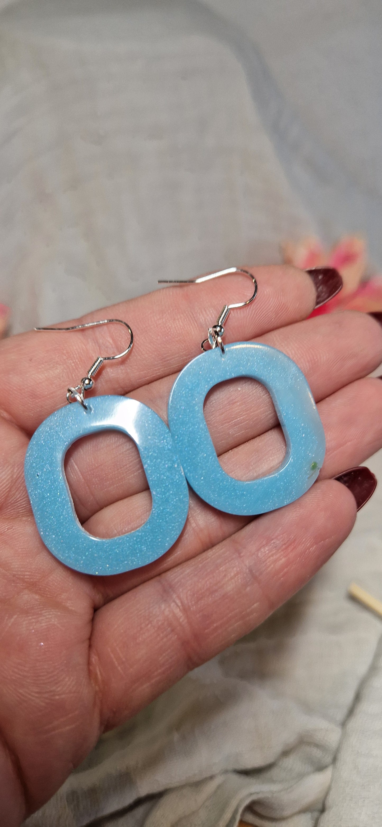 Ohrringe aus Epoxidharz in versch. Designs