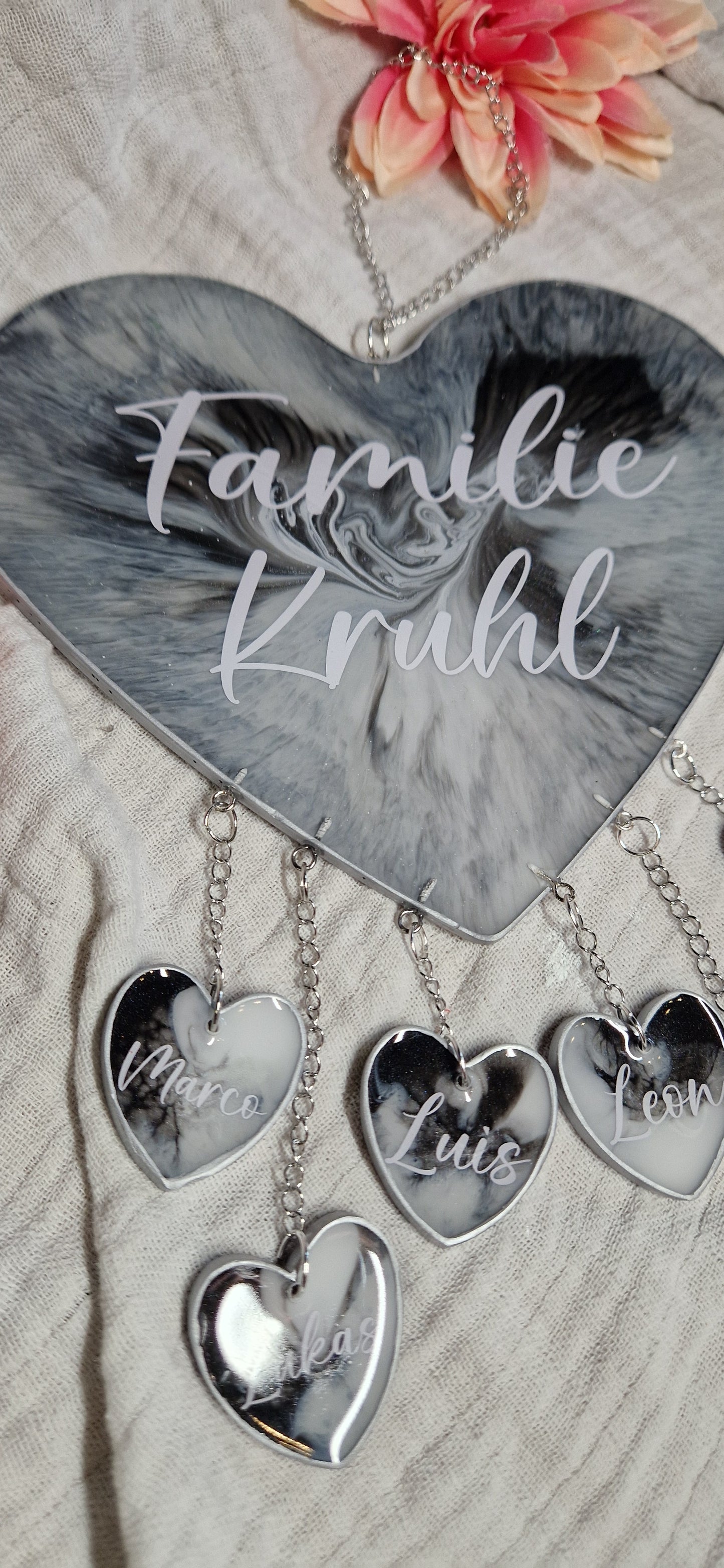 Familien Herz aus Resin in deiner Wunschfarbe