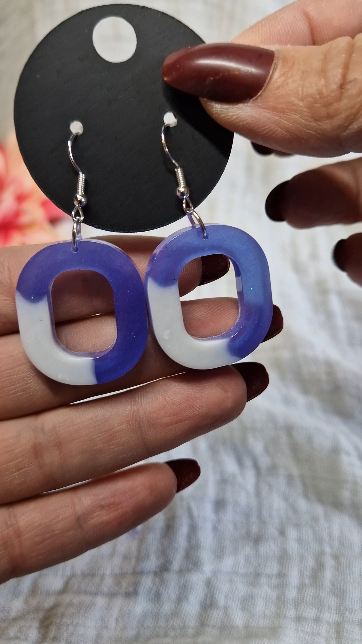 Ohrringe aus Epoxidharz in versch. Designs