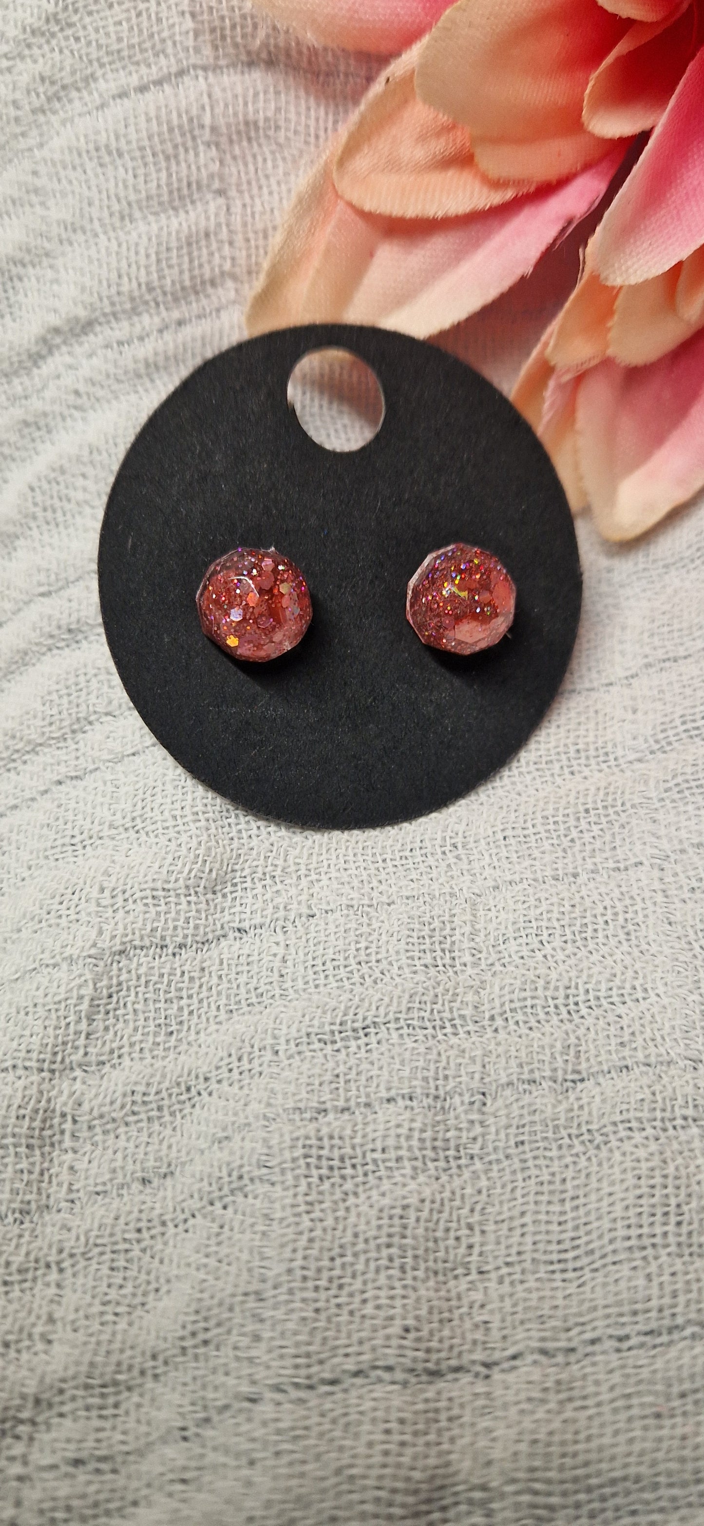 Stecker Ohrringe aus Resin in versch. Design