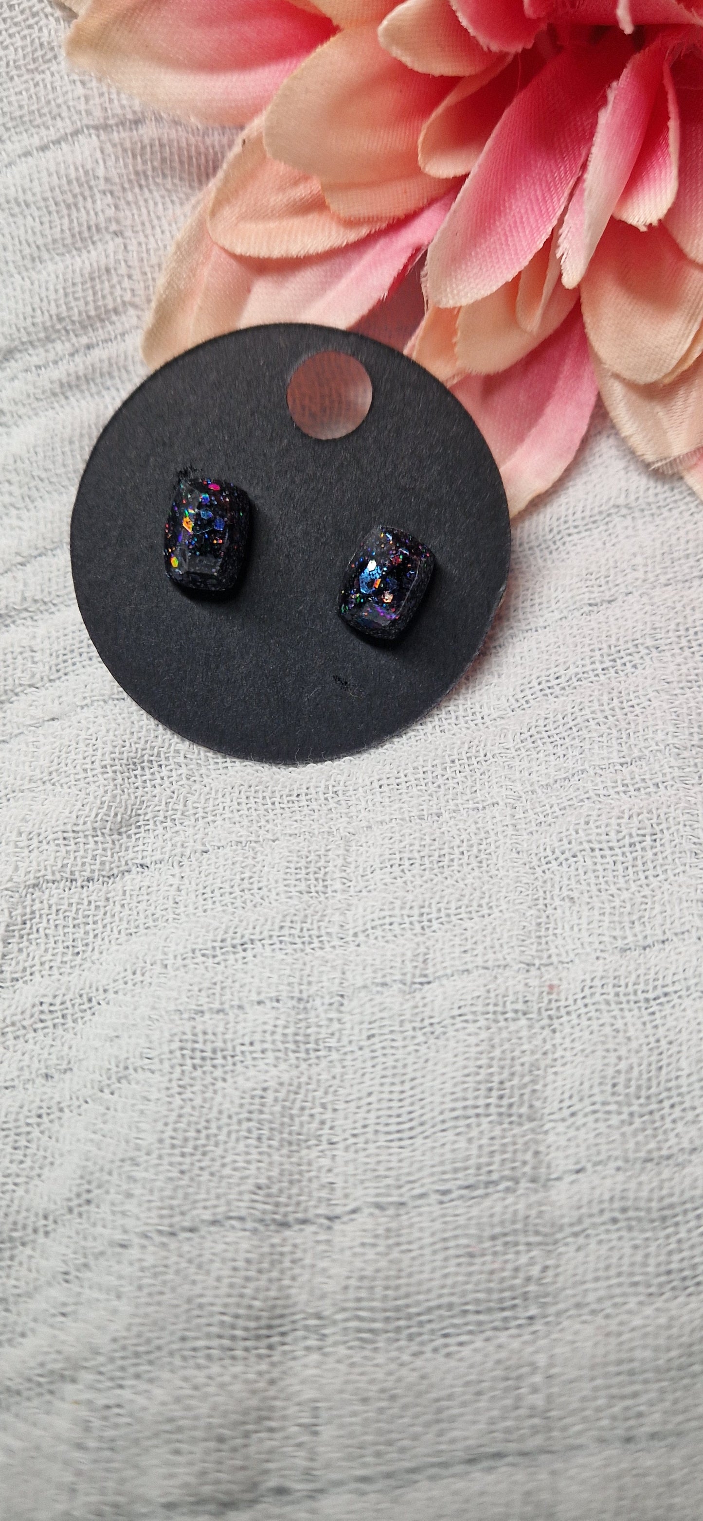 Stecker Ohrringe aus Resin in versch. Design