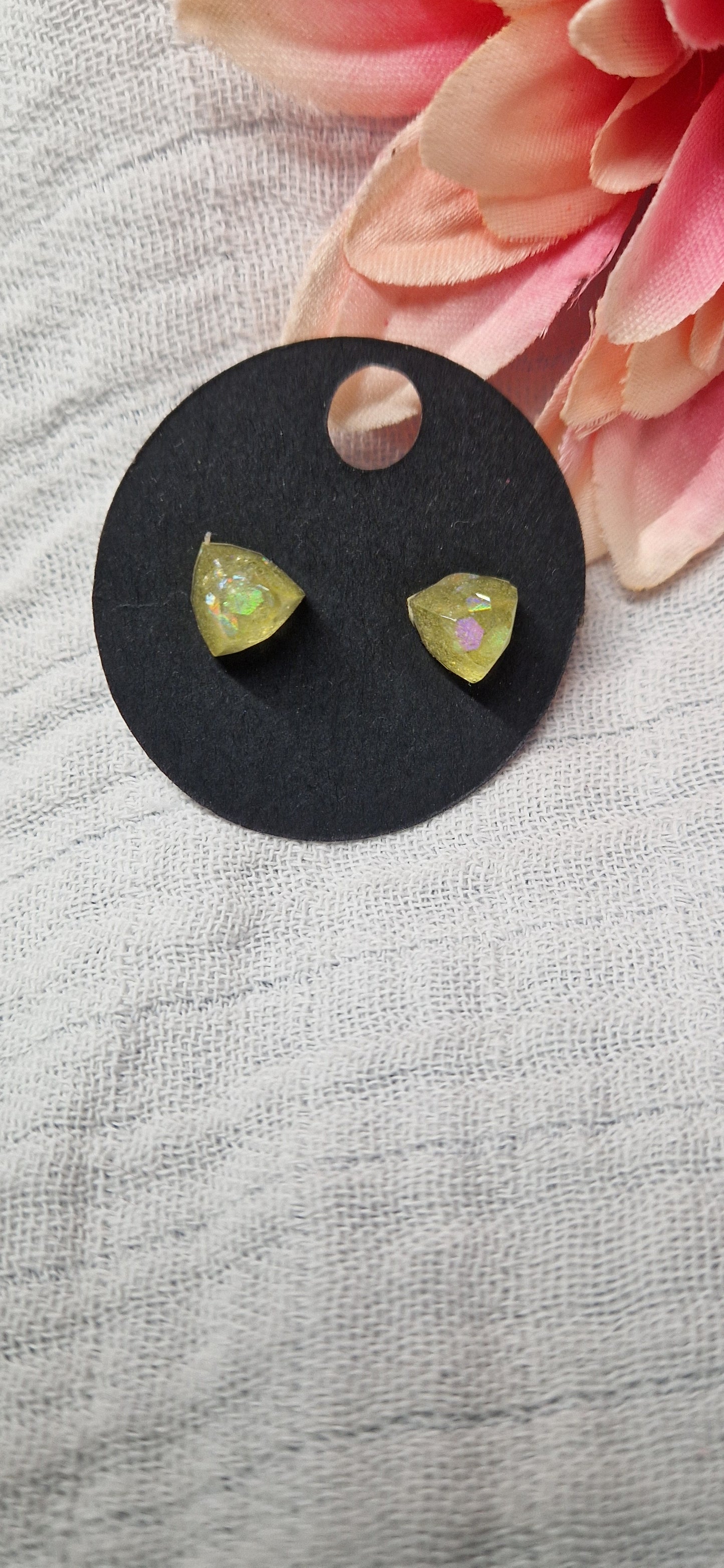 Stecker Ohrringe aus Resin in versch. Design