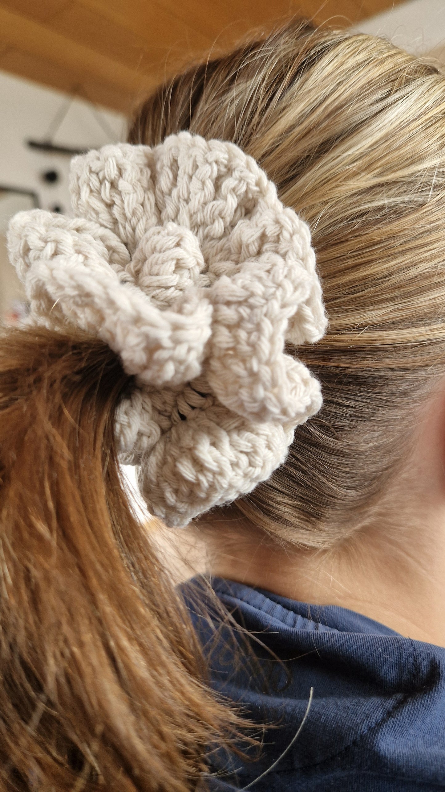 Gehäkelte Scrunchie "groß" in versch. Farben