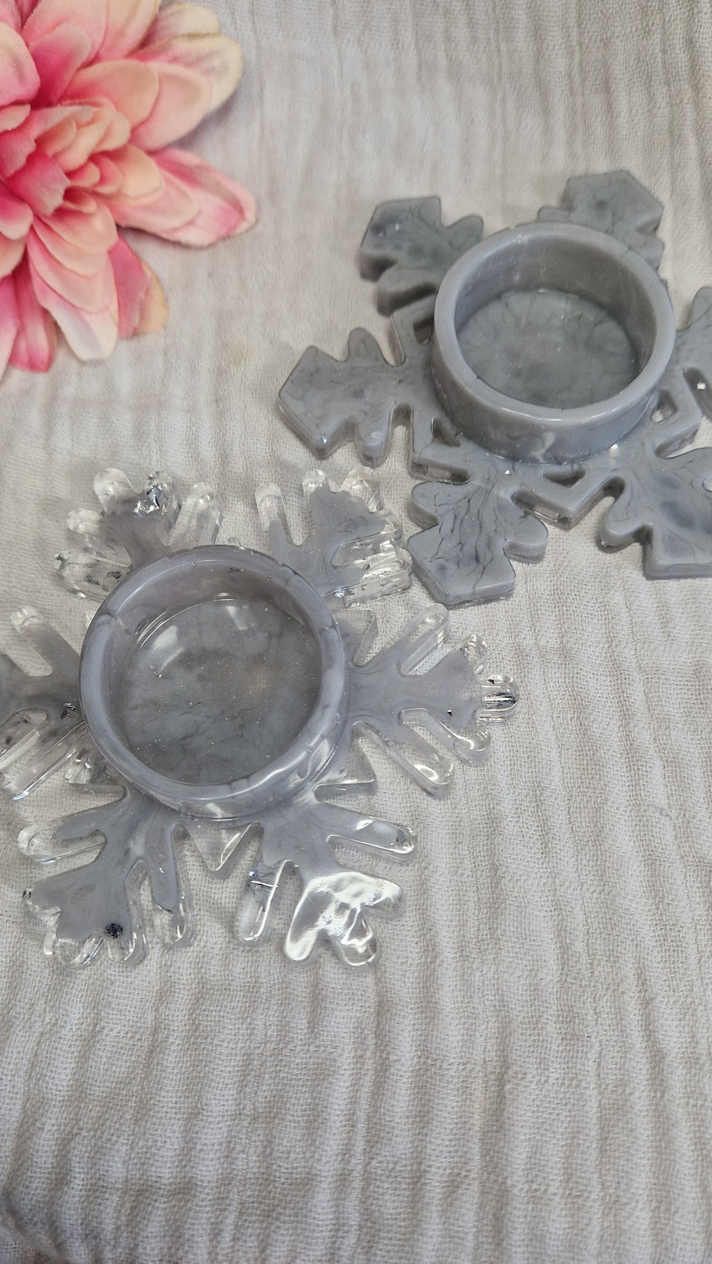 Teelichthalter/set aus Epoxidharz in versch. Farben