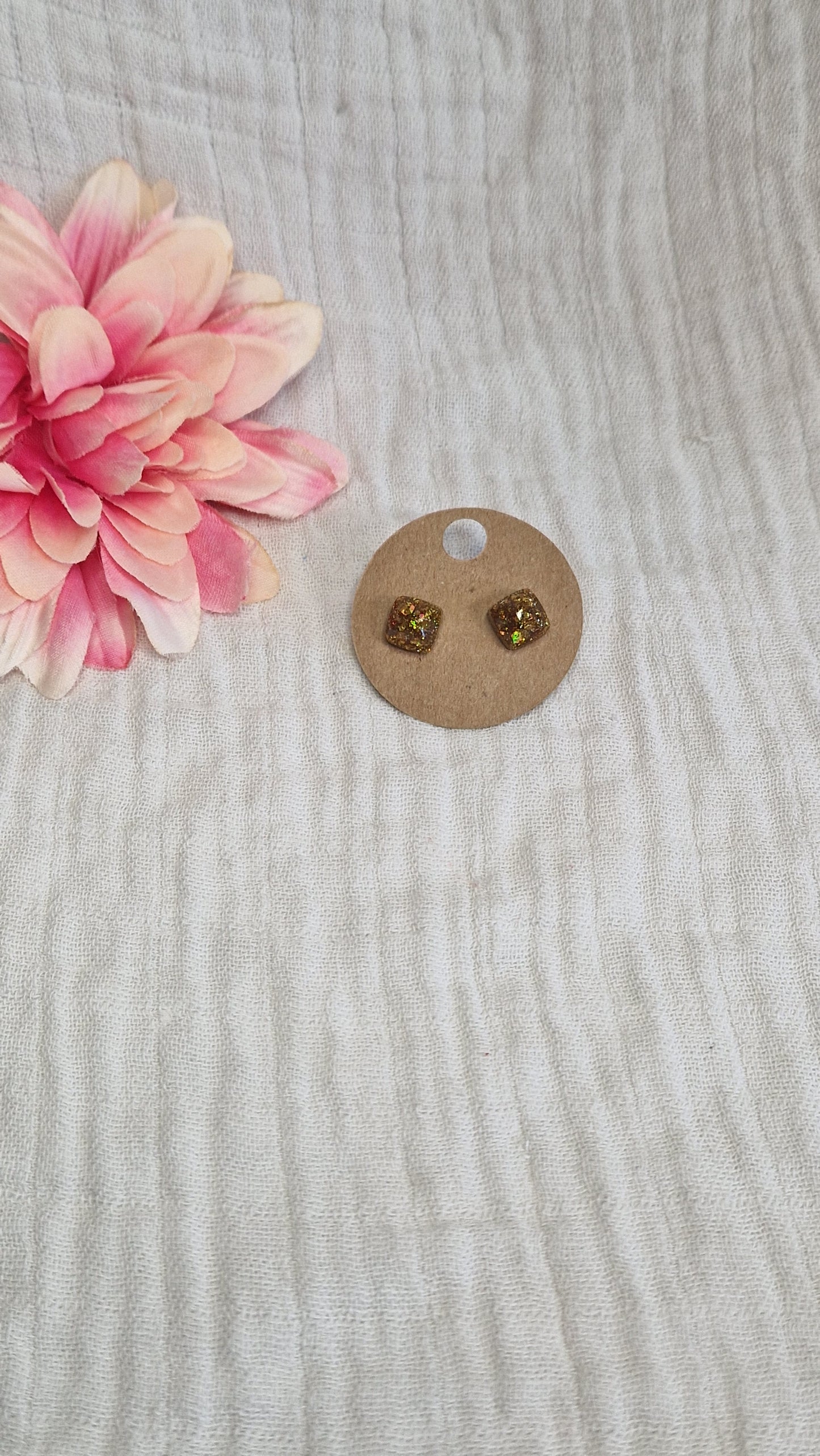 Stecker Ohrringe aus Resin in versch. Design