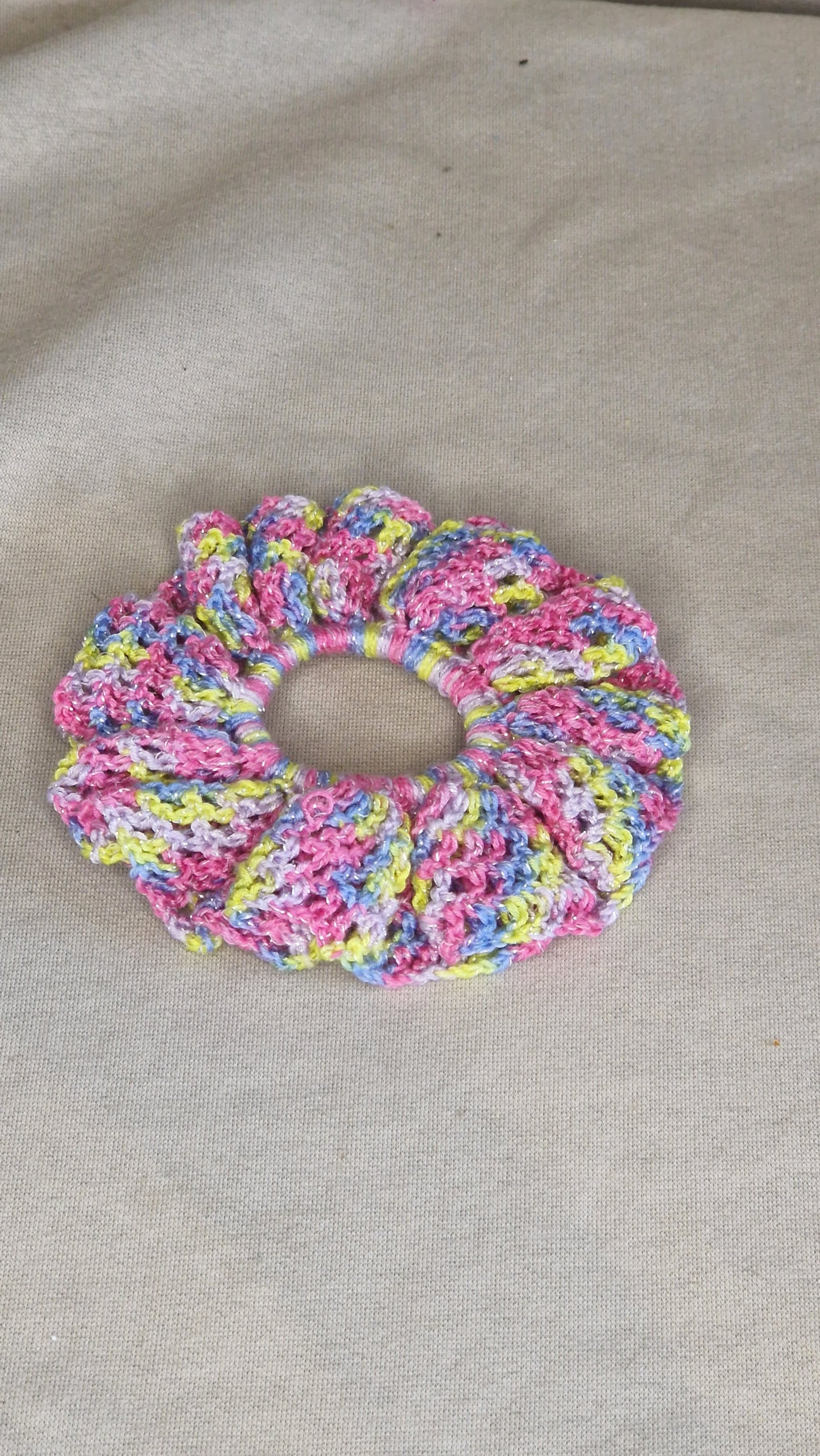 Gehäkelte Scrunchie "groß" in versch. Farben