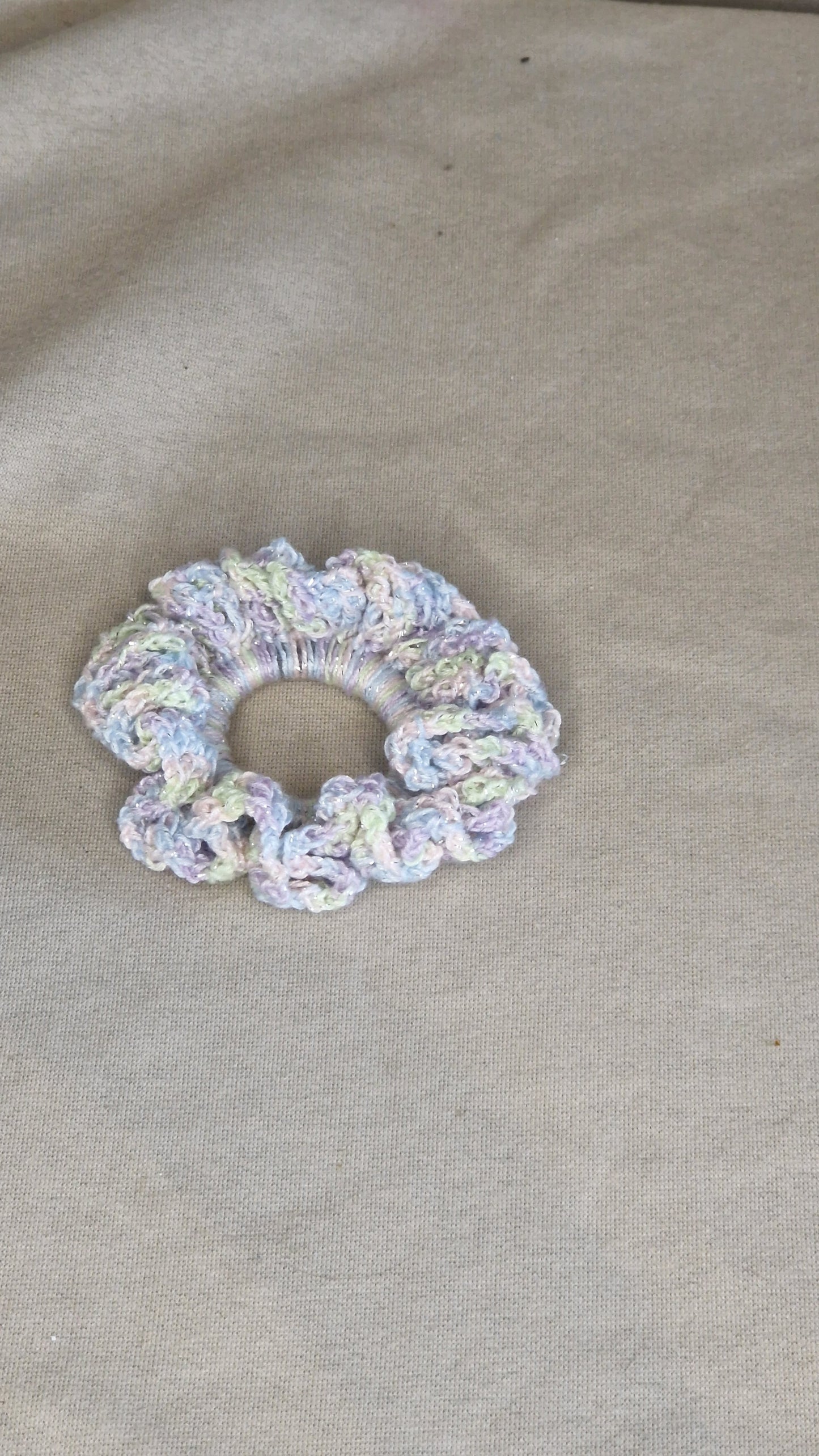 Gehäkelte Scrunchie "klein" in versch. Farben