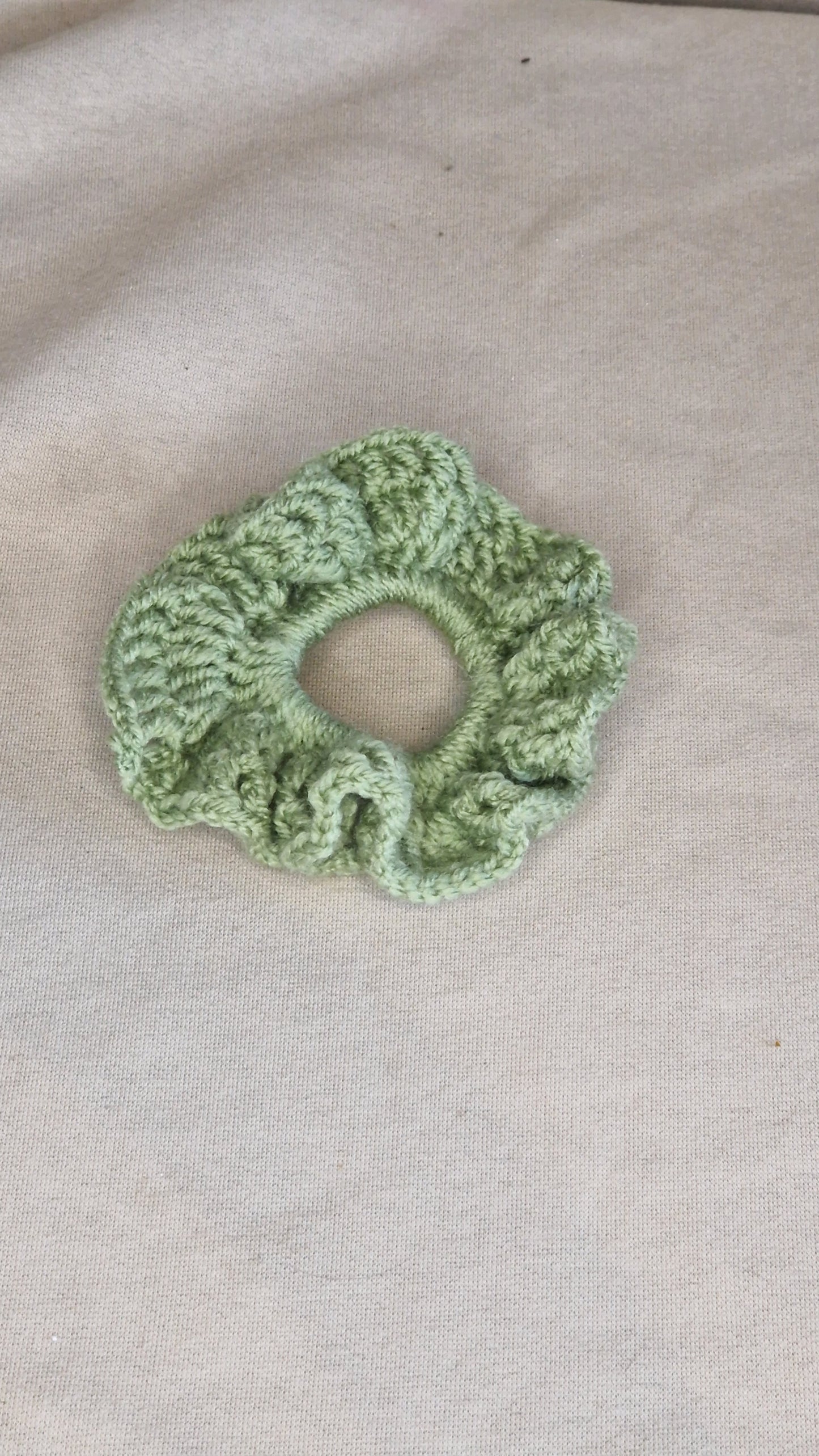 Gehäkelte Scrunchie "klein" in versch. Farben
