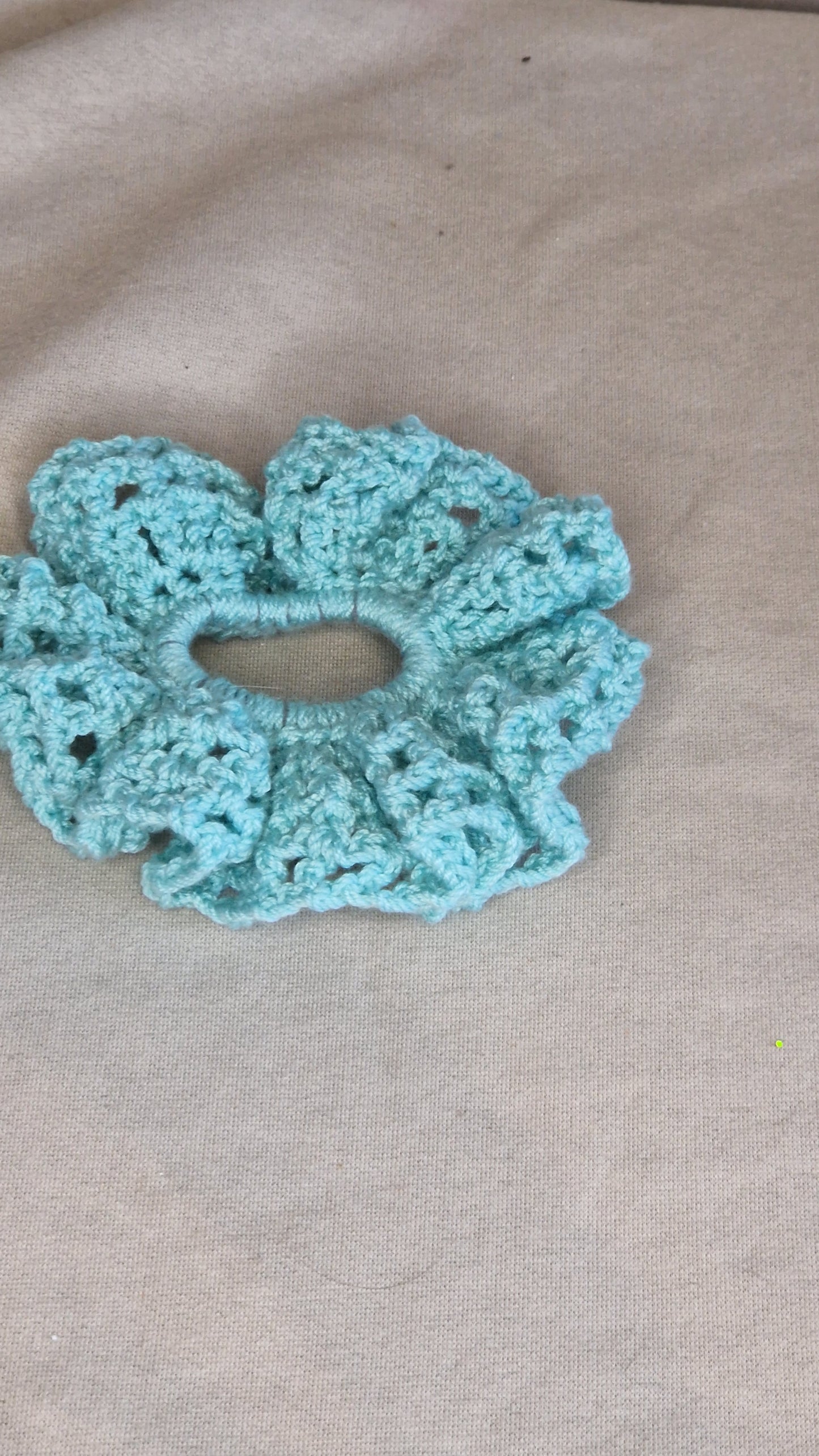 Gehäkelte Scrunchie "groß" in versch. Farben