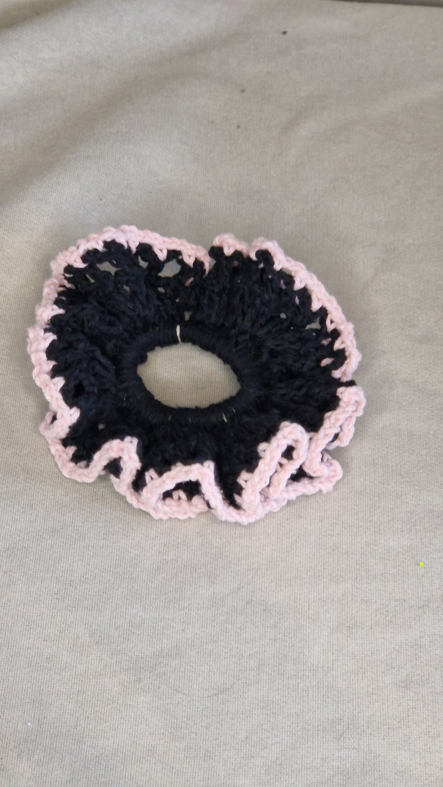 Gehäkelte Scrunchie "groß" in versch. Farben