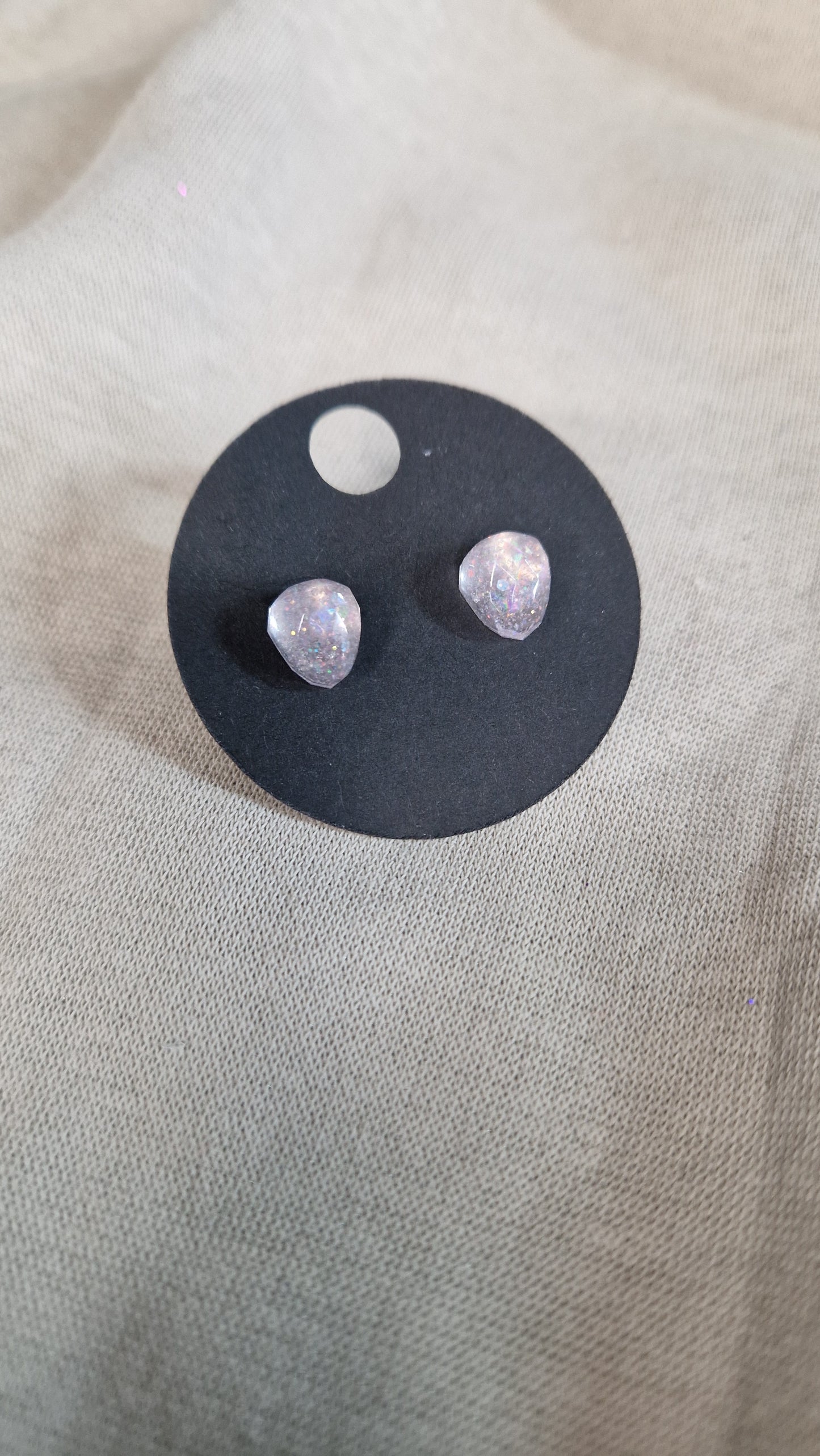 Stecker Ohrringe aus Resin in versch. Design