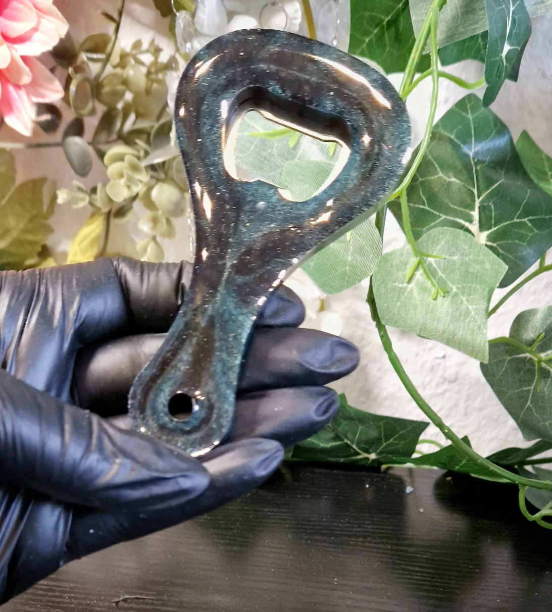 Flaschenöffner aus Resin in versch. Design