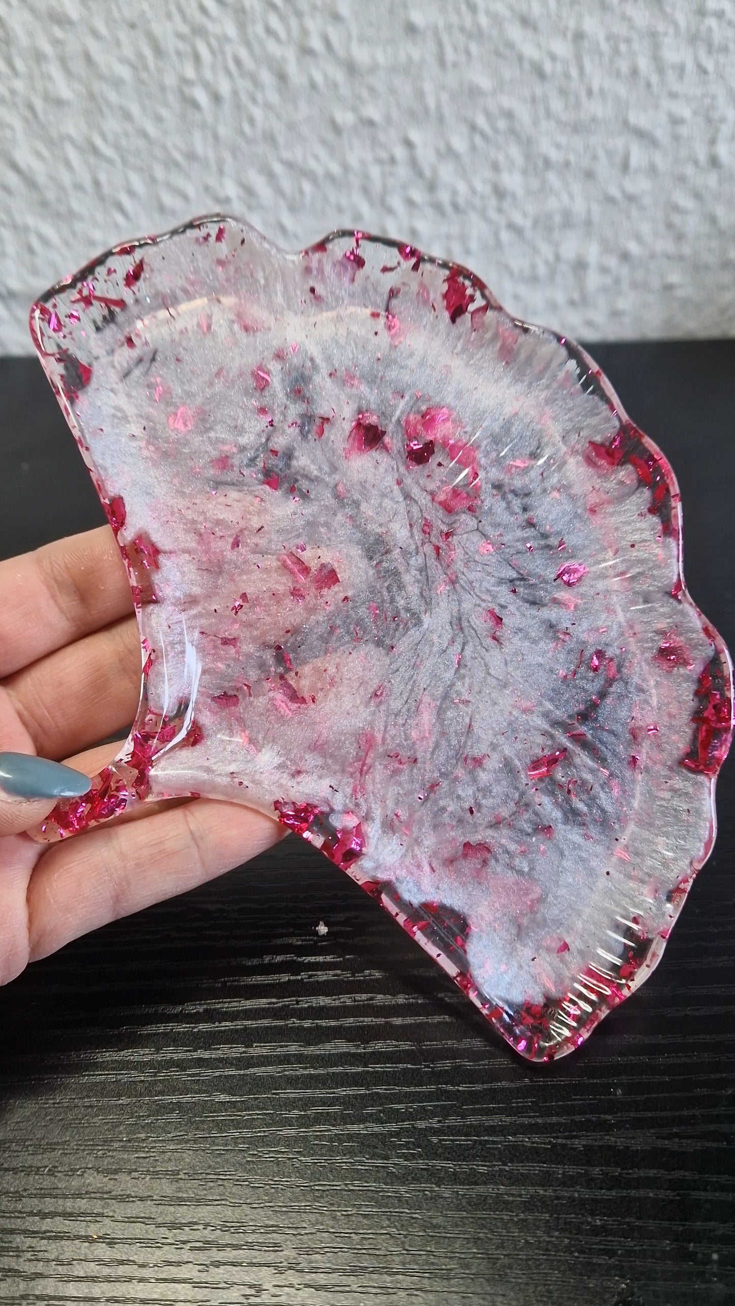 Schale "Blatt" aus Resin in versch. Farben