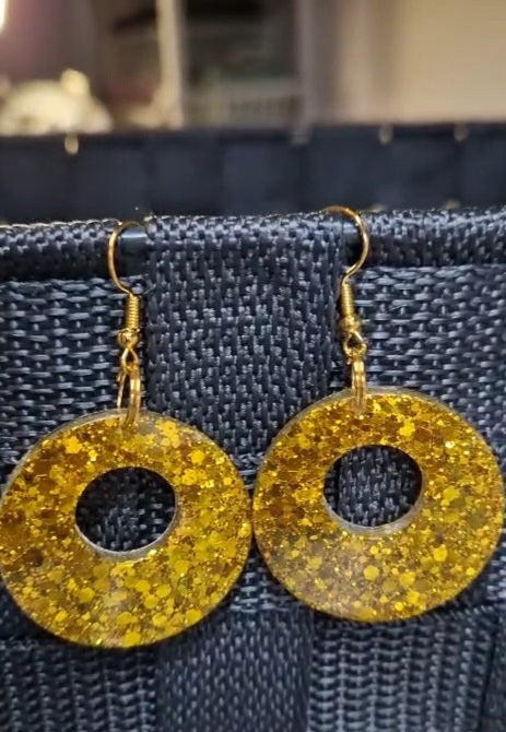 Ohrringe aus Resin in versch. Varianten