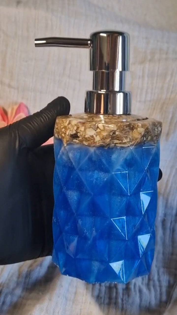 Seifenspender aus Resin in versch. Farben